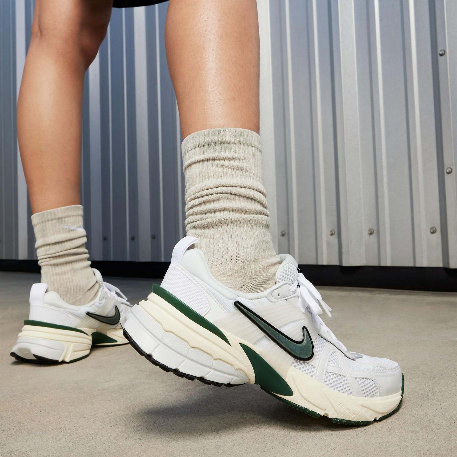 Nike V2K Run Kadın Beyaz Spor Ayakkabı