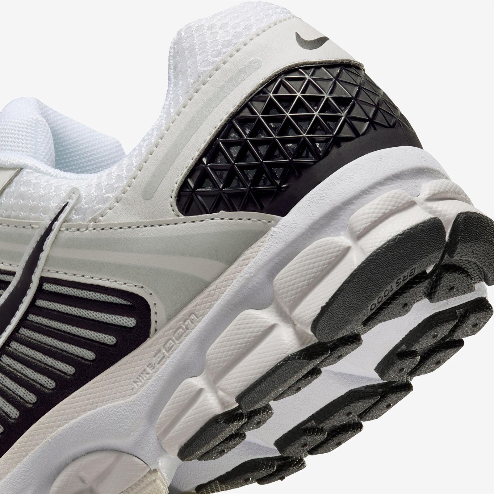 Nike Zoom Vomero 5 Erkek Beyaz Spor Ayakkabı