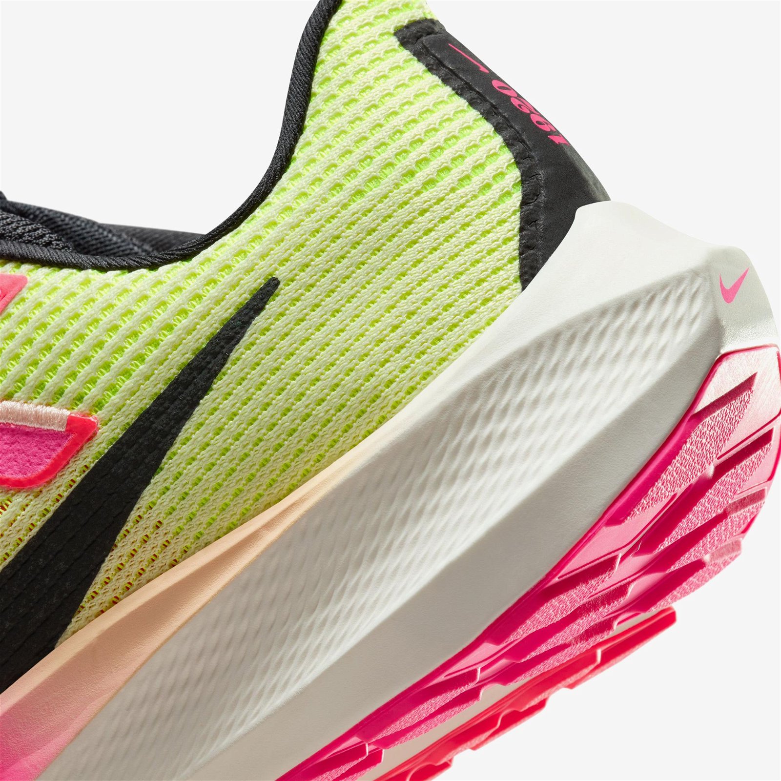 Nike Air Zoom Pegasus 40 Premium Erkek Yeşil Spor Ayakkabı