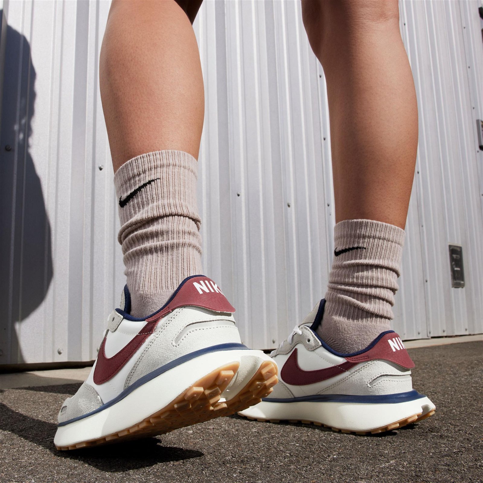 Nike Phoenix Waffle Kadın Krem Rengi Spor Ayakkabı