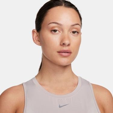  Nike One Classic Dri-Fit Crop Kadın Lila Kolsuz T-Shirt