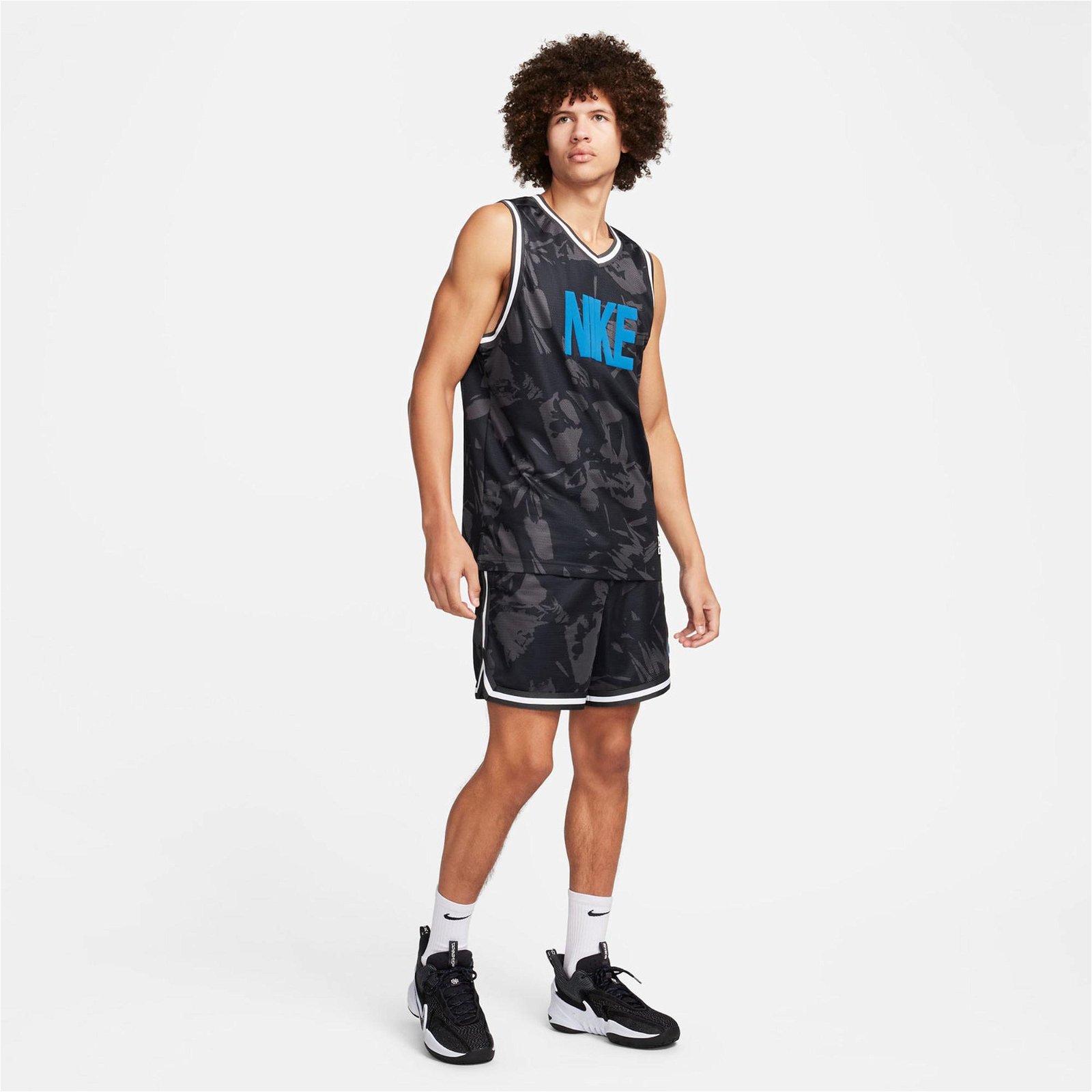 Nike Dri-Fit DNA Jersey All Over Print Erkek Gri Kolsuz T-Shirt
