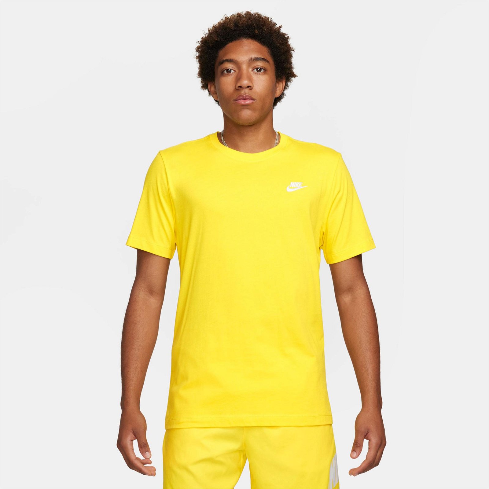 Nike Sportswear Club Erkek Sarı T-Shirt