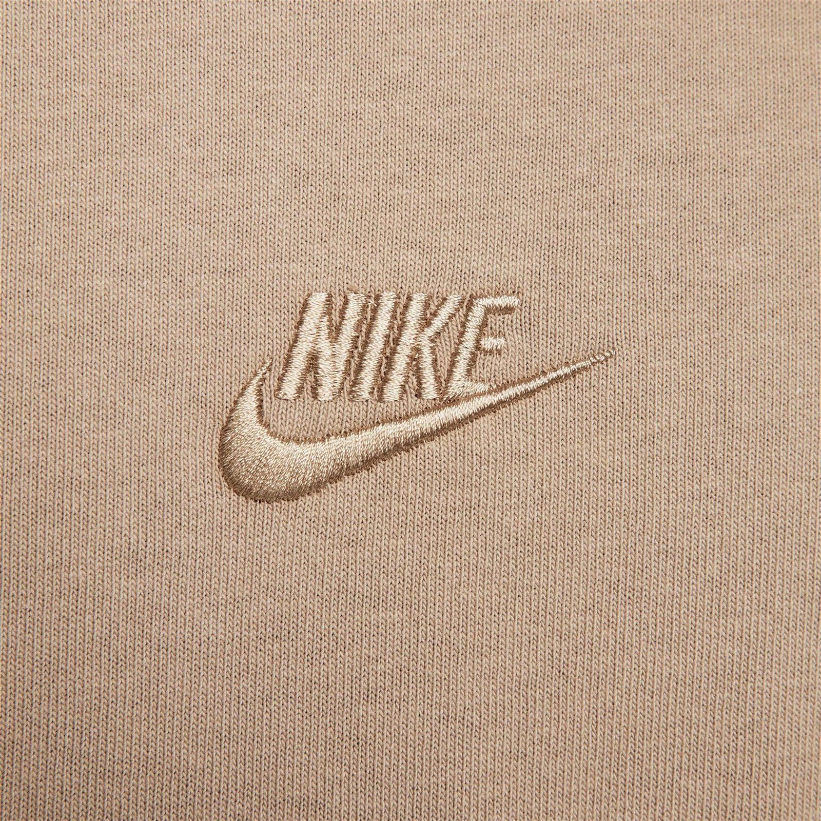 Nike Sportswear Premium Essentials Erkek Haki T-Shirt