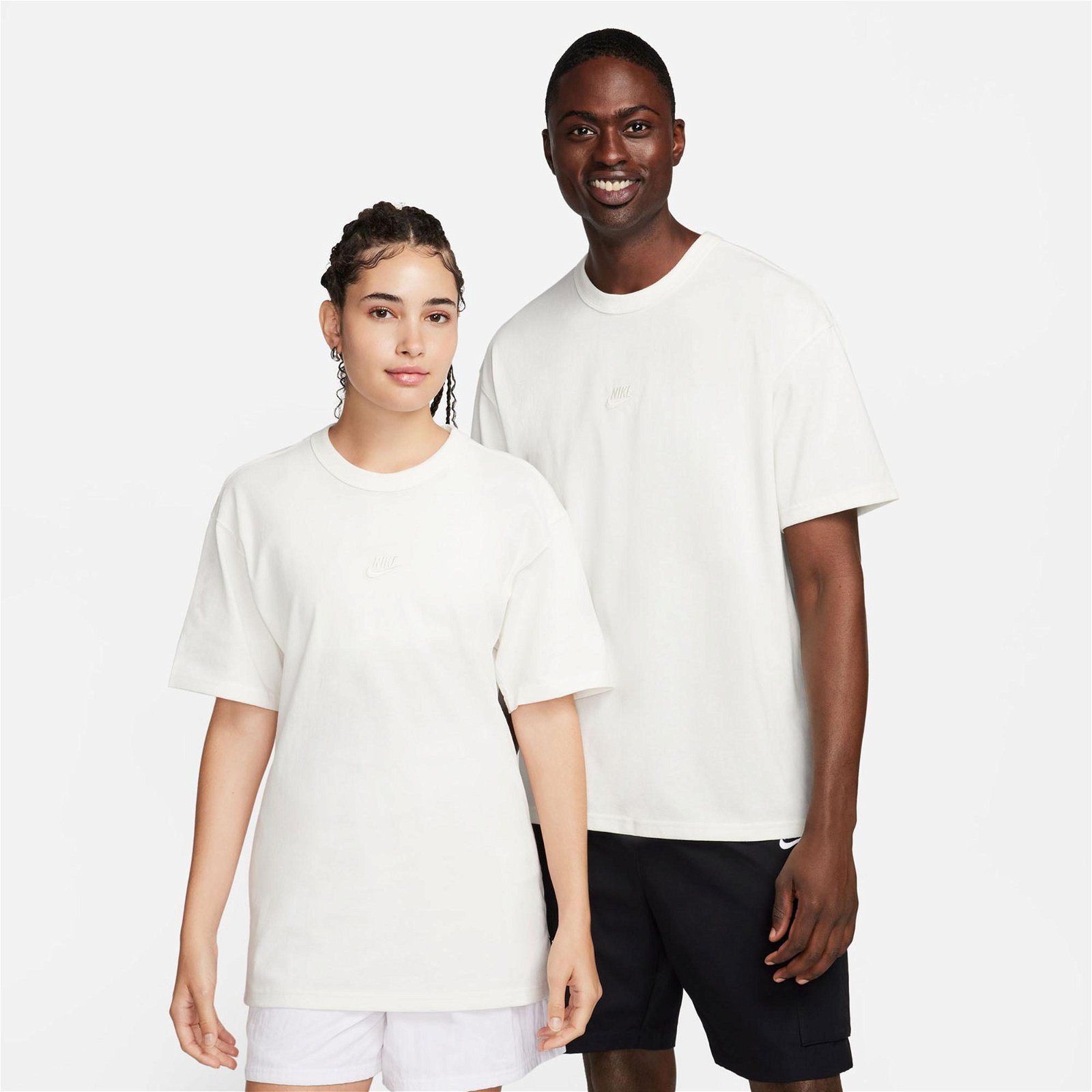 Nike Sportswear Premium Essentials Erkek Krem Rengi T-Shirt