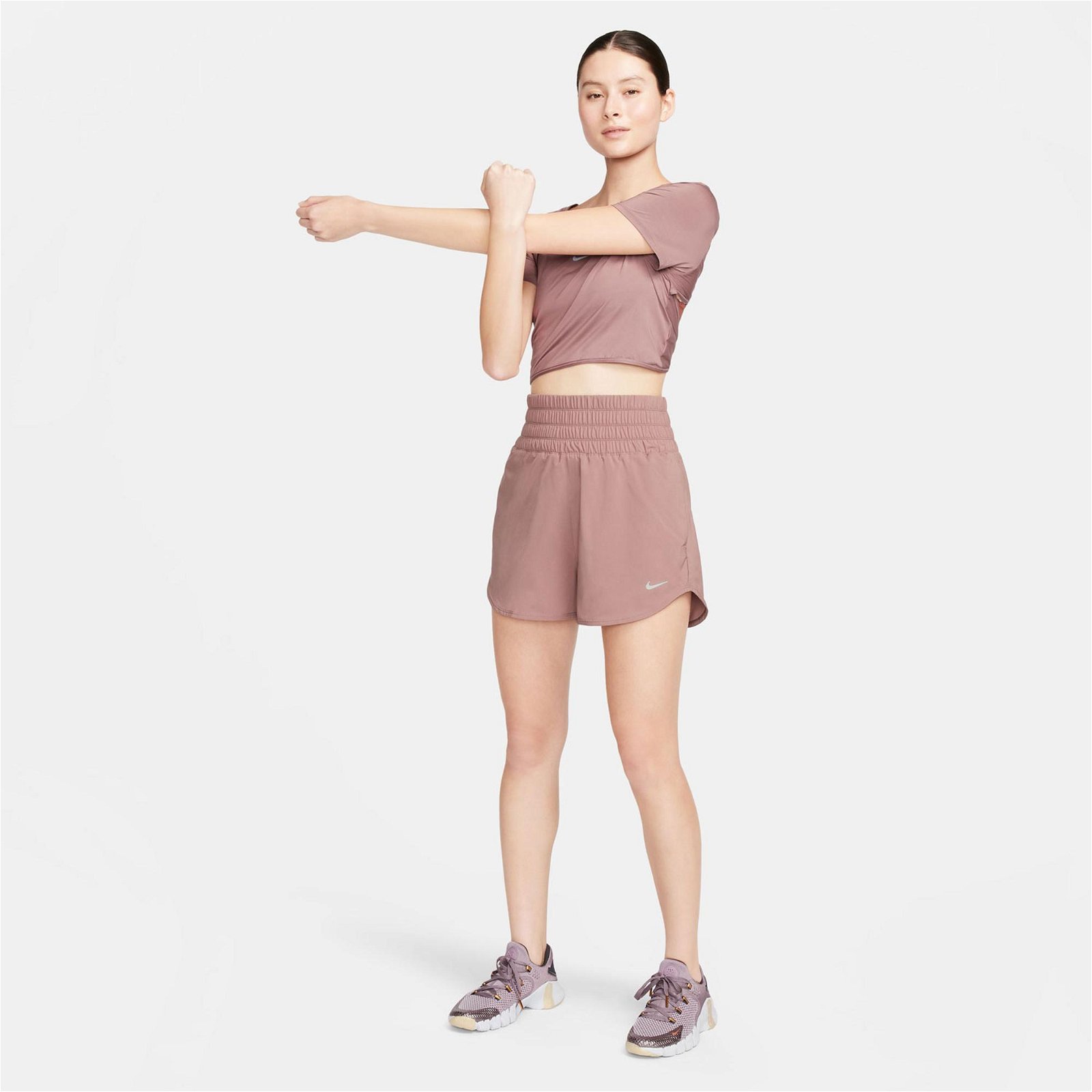 Nike One Dri-Fit Ultra High Rise Kadın Pembe Şort