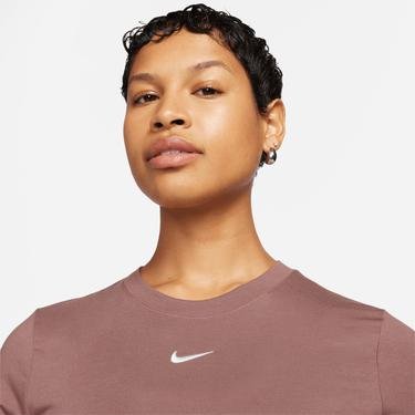  Nike Sportswear Essential Kadın Pembe T-Shirt
