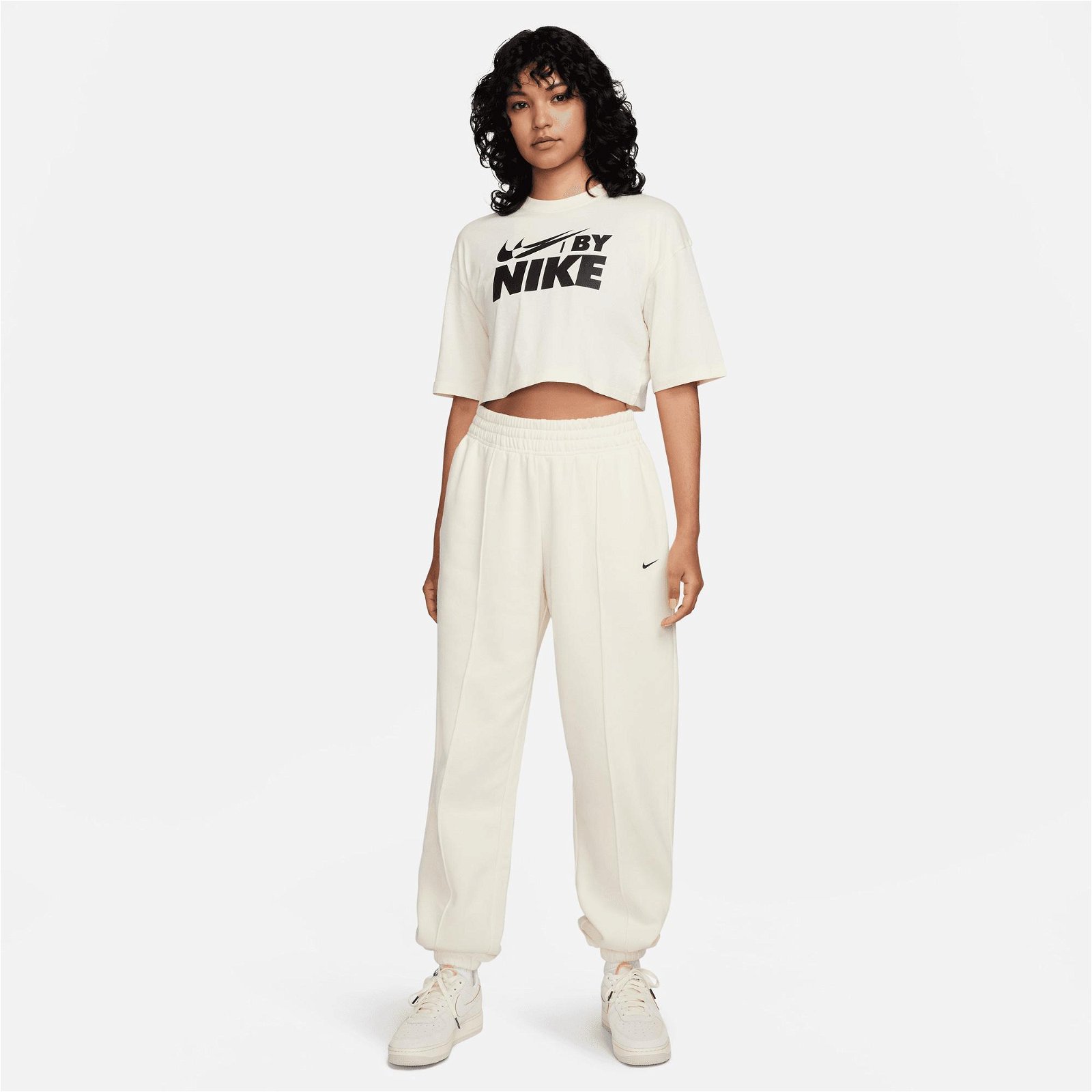 Nike Sportswear Crop Kadın Krem Rengi T-Shirt