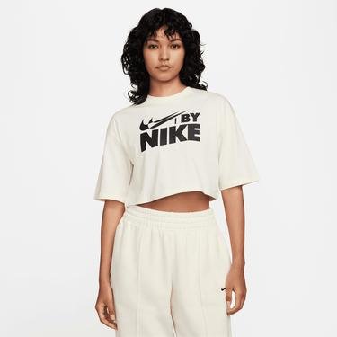  Nike Sportswear Crop Kadın Krem Rengi T-Shirt