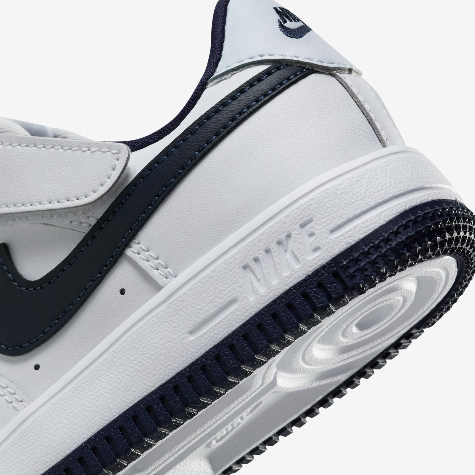 Nike Force 1 Low EasyOn Genç Beyaz Spor Ayakkabı