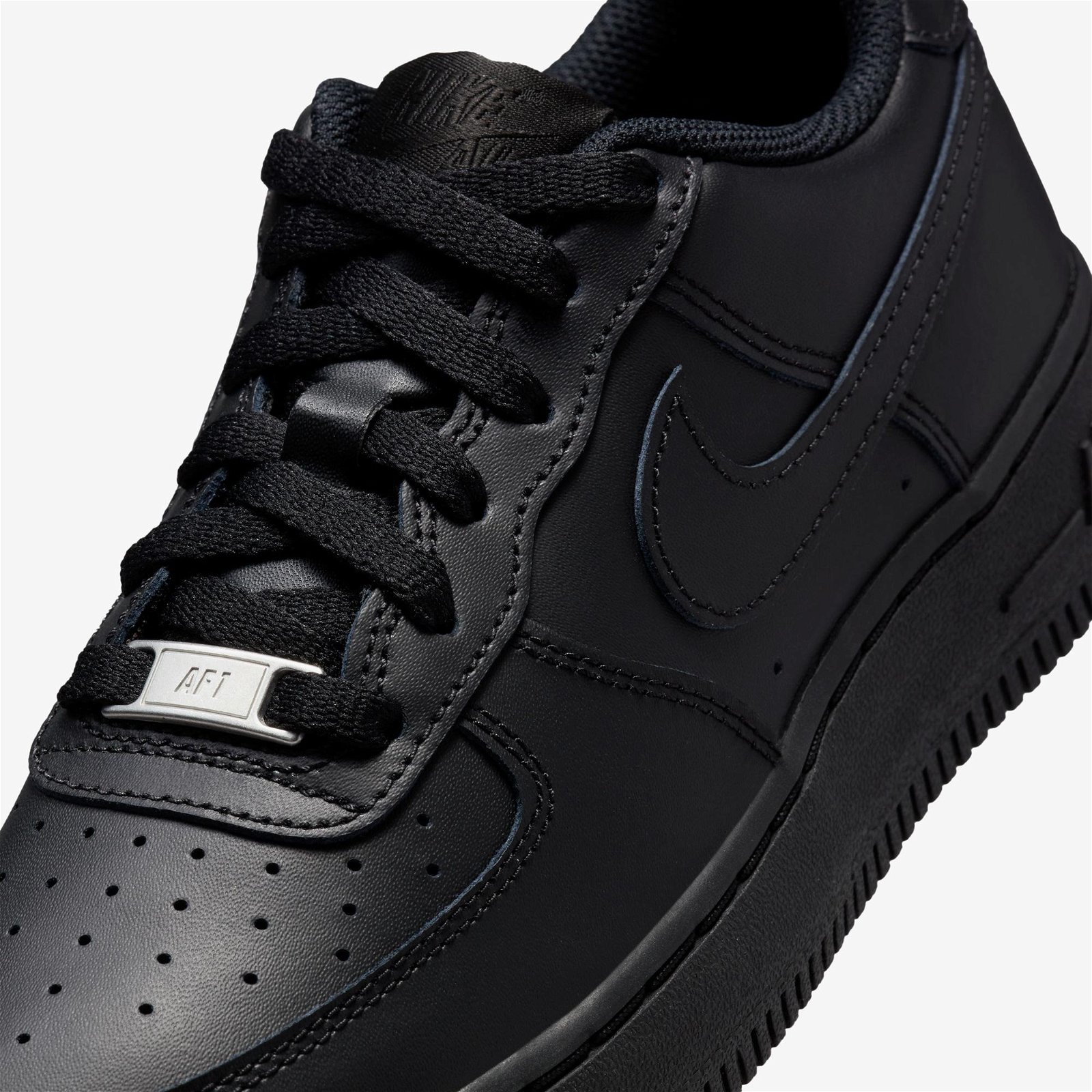 Nike Air Force 1 LE Genç Siyah Spor Ayakkabı