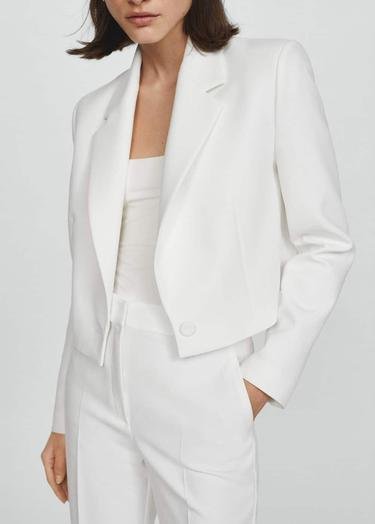  Mango Kadın Düğmeli Kısa Blazer Ceket Beyaz