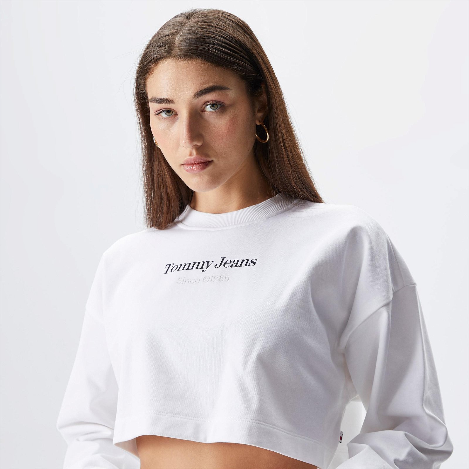 Tommy Jeans Relaxential Logo 1+ Crew Kadın Beyaz Sweatshirt