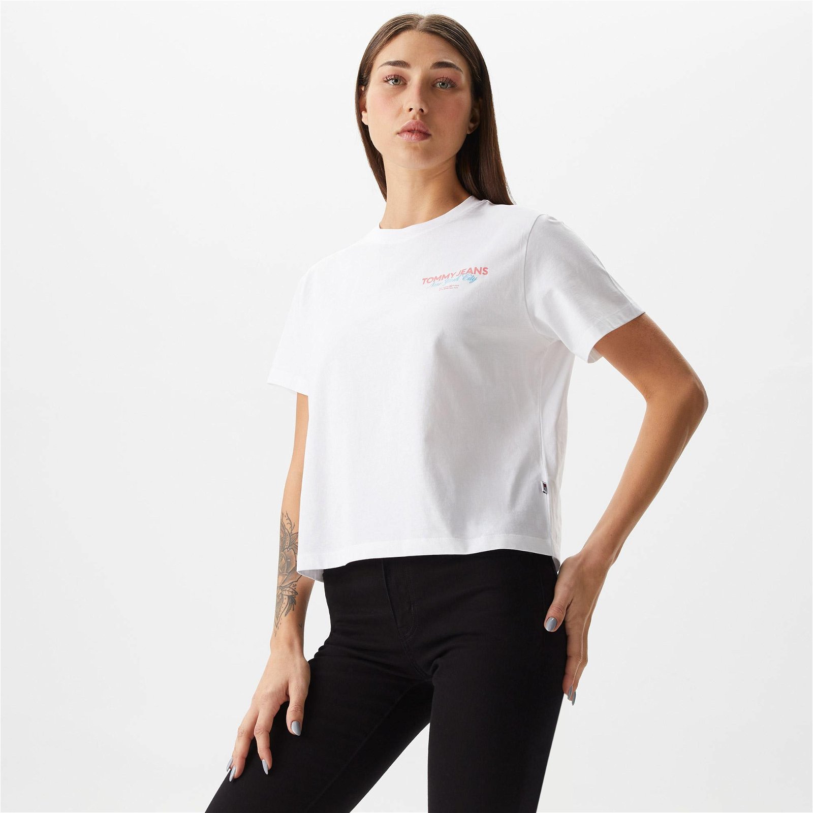 Tommy Jeans Essential Logo 2 + Kadın Beyaz T-Shirt