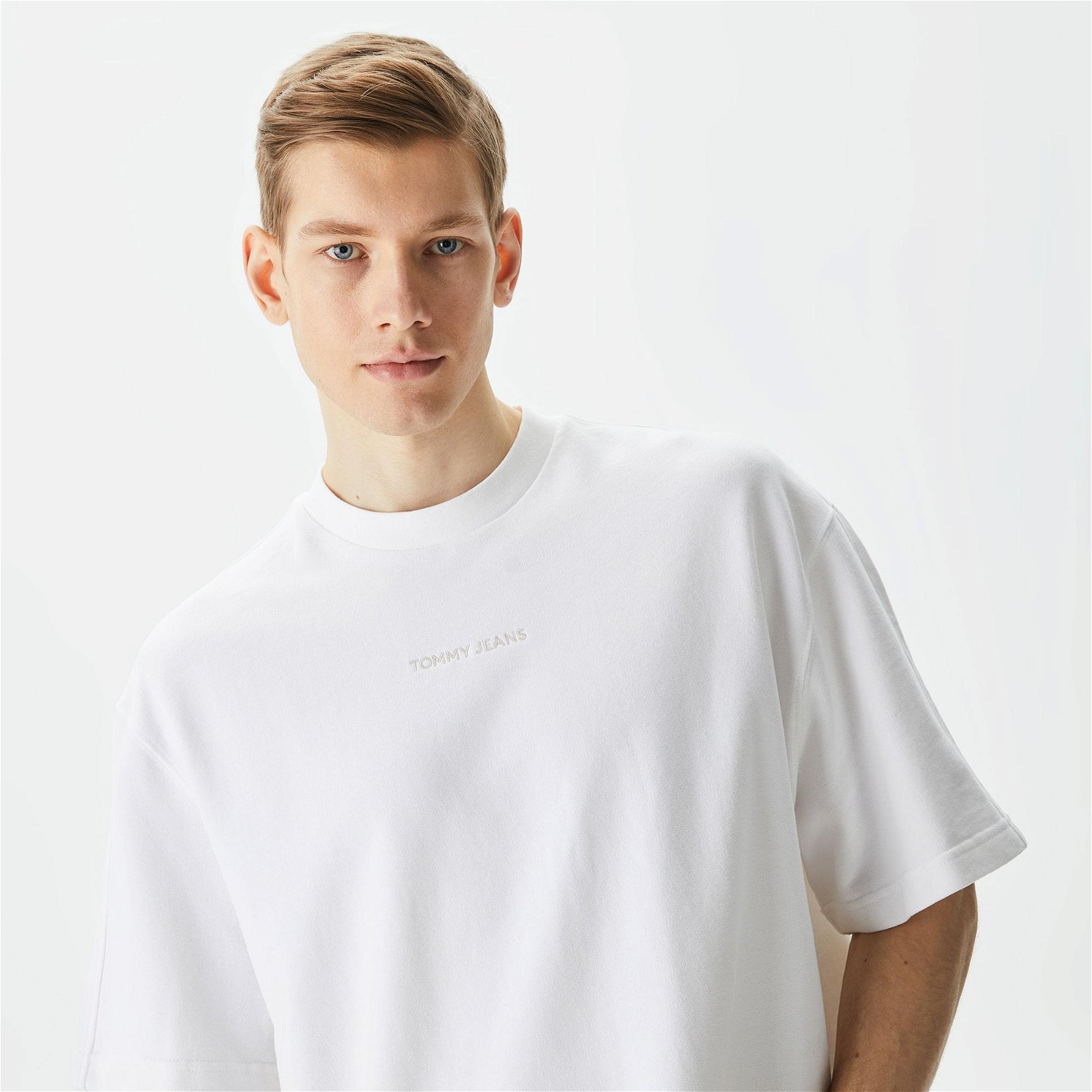 Tommy Jeans Classics Erkek Beyaz T-Shirt