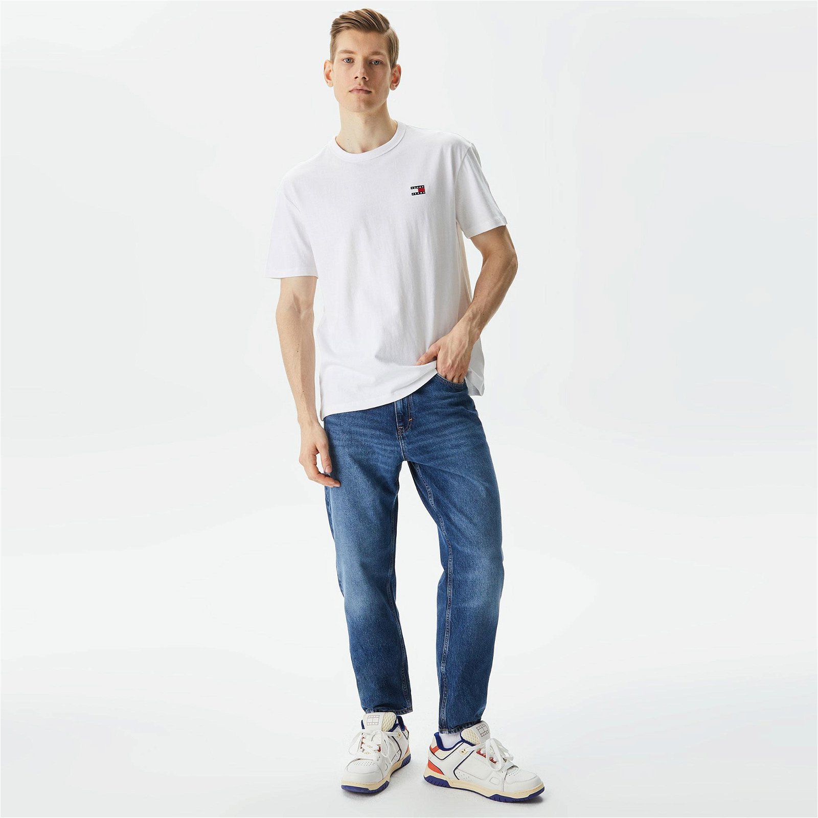 Tommy Jeans Reg Badge Erkek Beyaz T-Shirt
