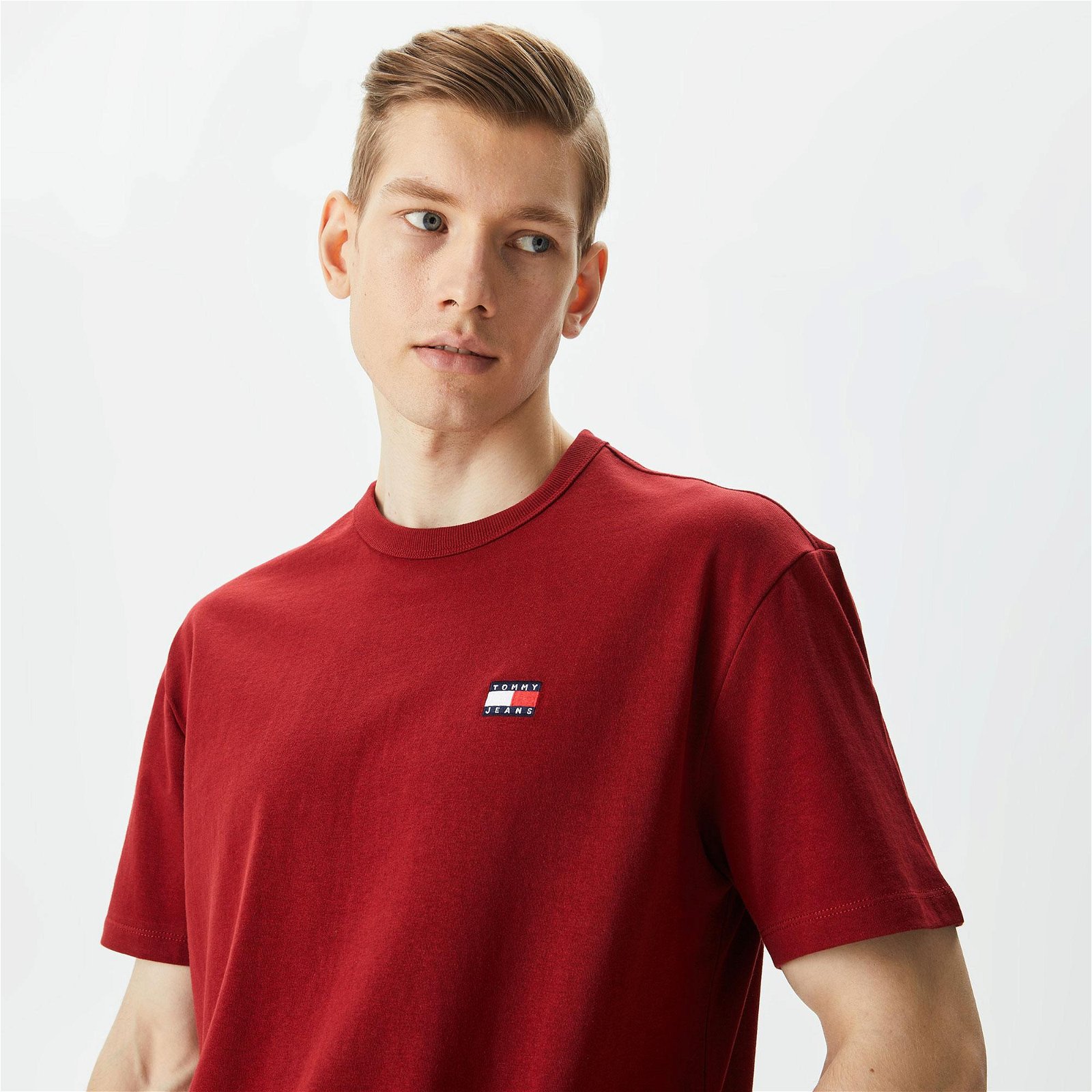 Tommy Jeans Reg Badge Erkek Kırmızı T-Shirt