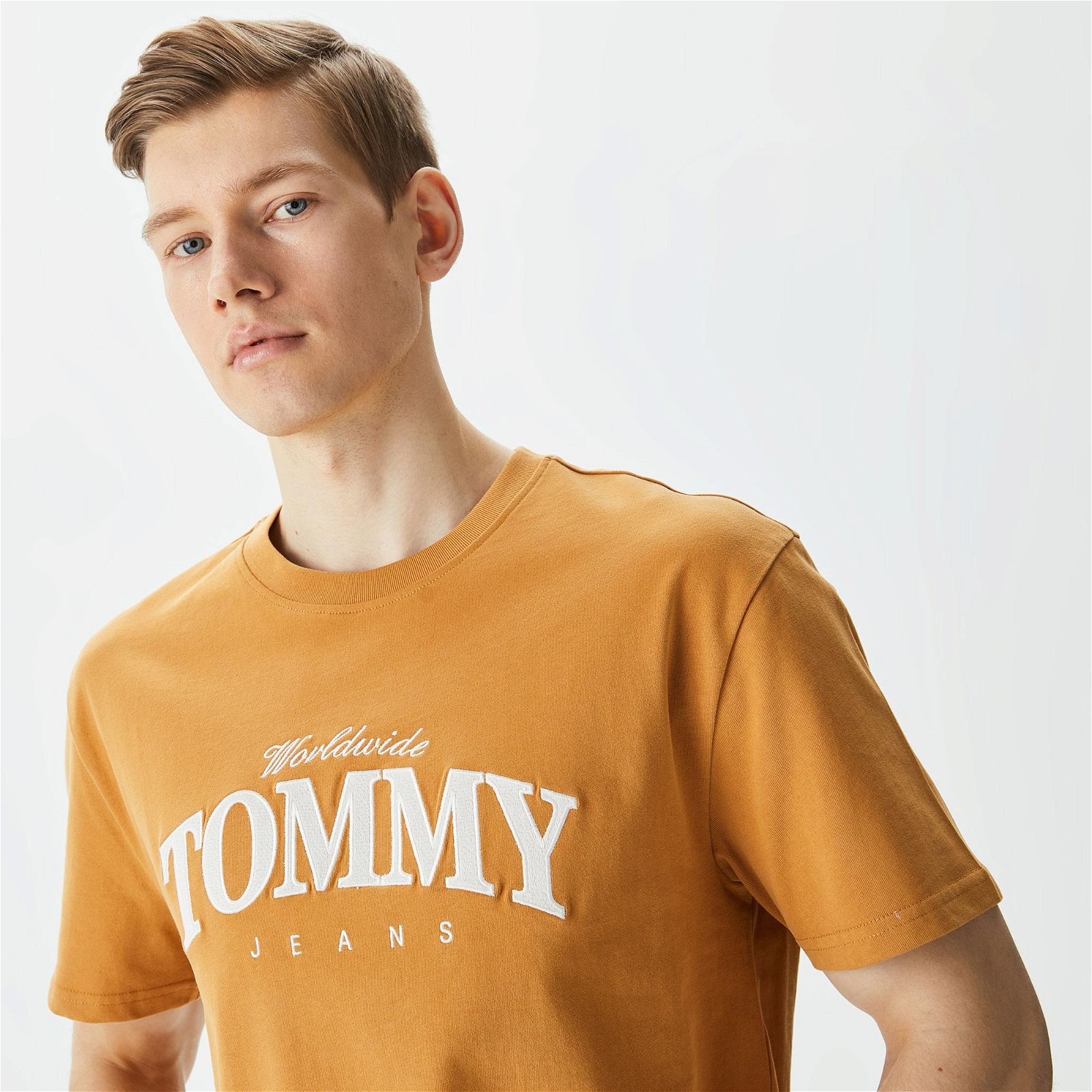 Tommy Jeans Reg Varsity Luxe Erkek Kahverengi T-Shirt