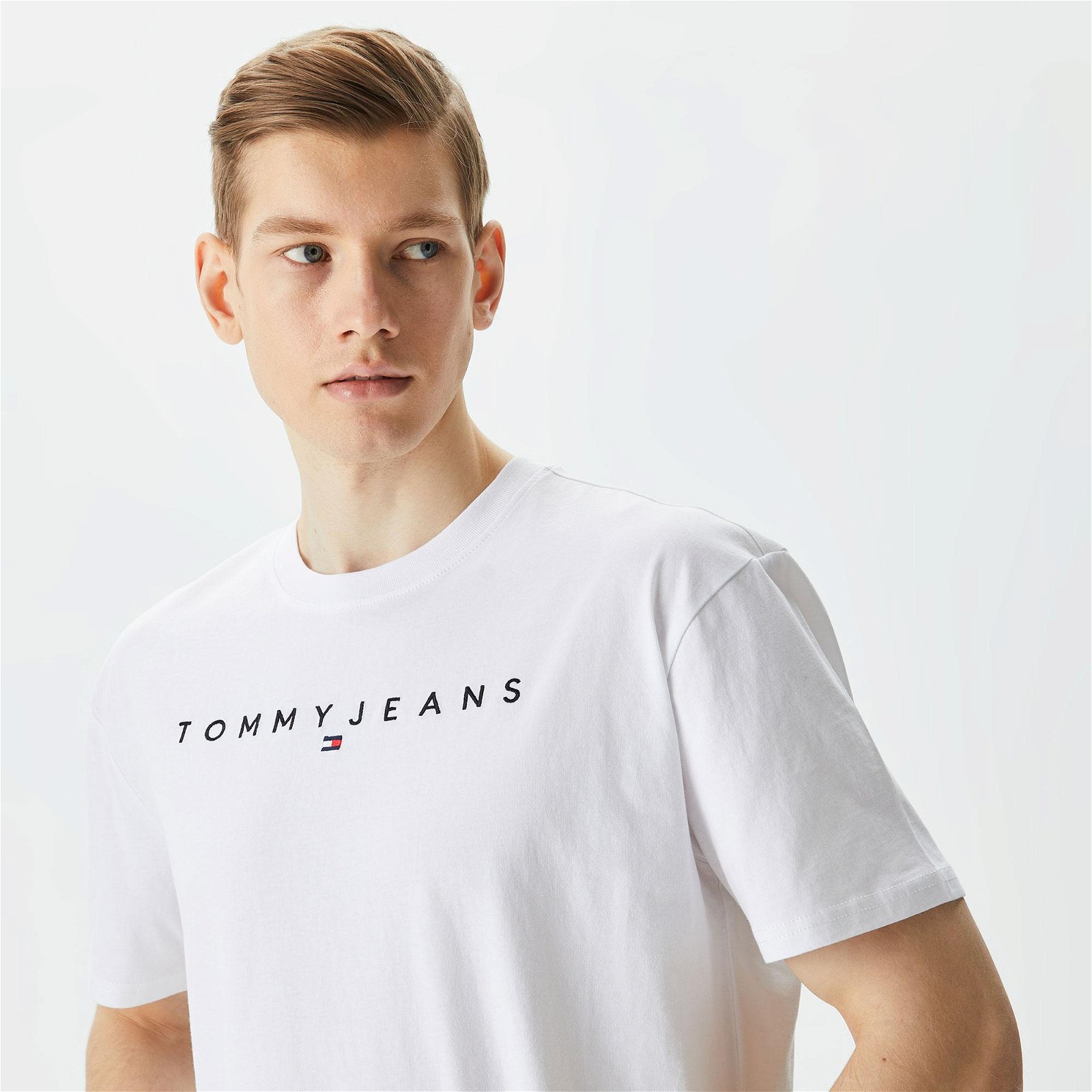 Tommy Jeans Reg Linear Logo Erkek Beyaz T-Shirt