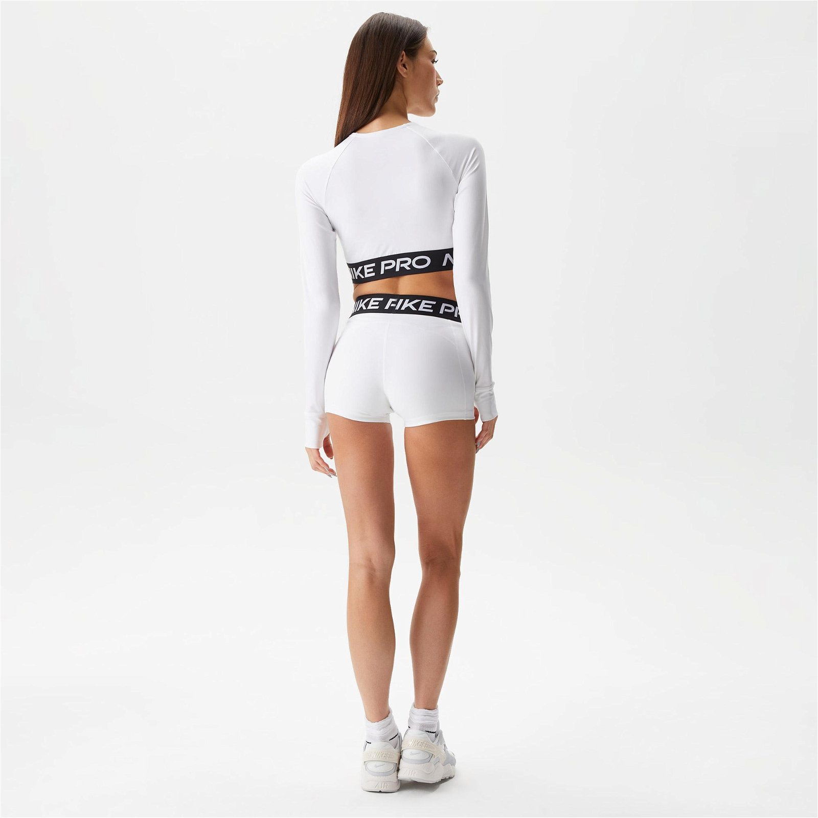 Nike Pro Dri-Fit 365 Kadın Beyaz Uzun Kollu T-Shirt