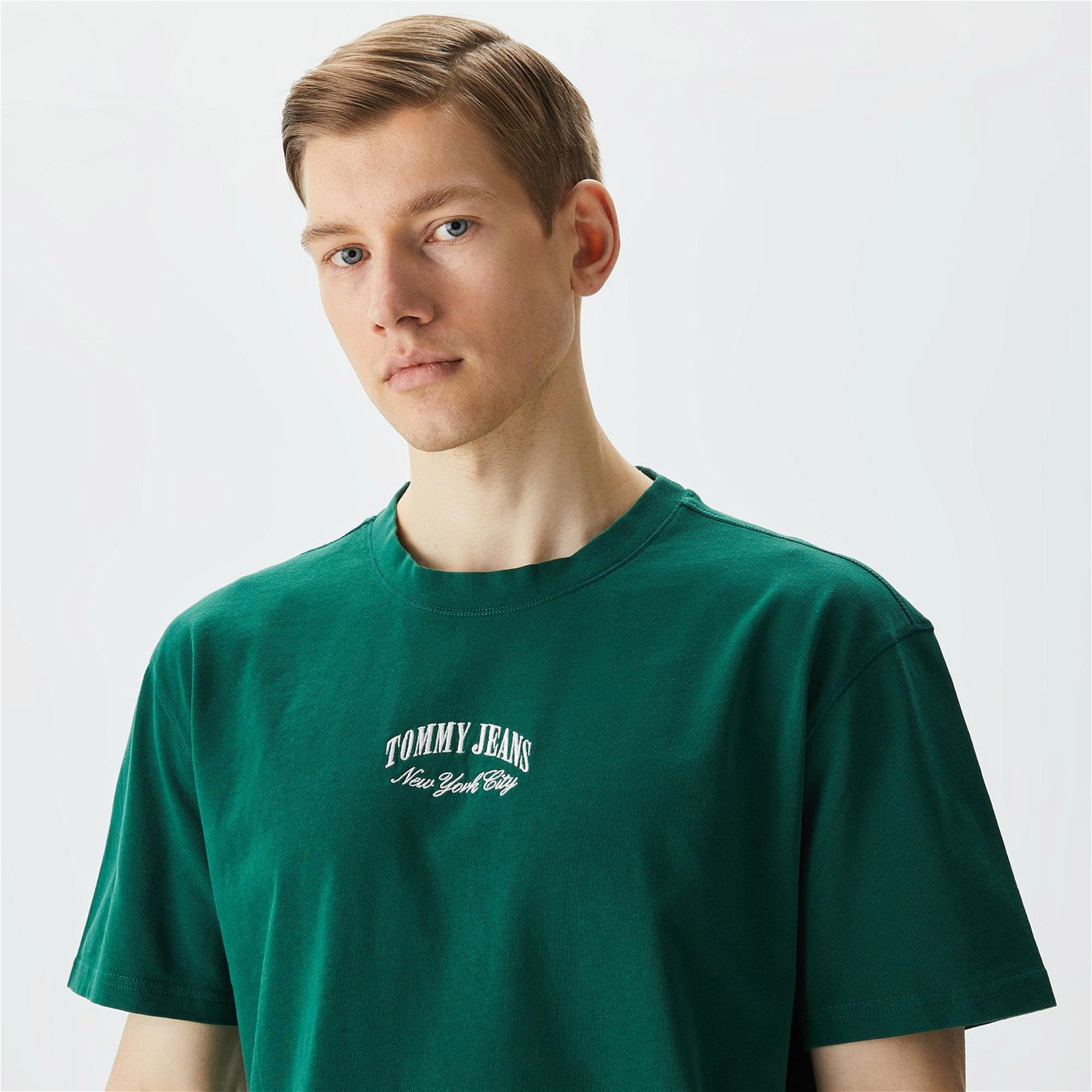 Tommy Jeans Reg Tonal Arch Varsity Erkek Yeşil T-Shirt
