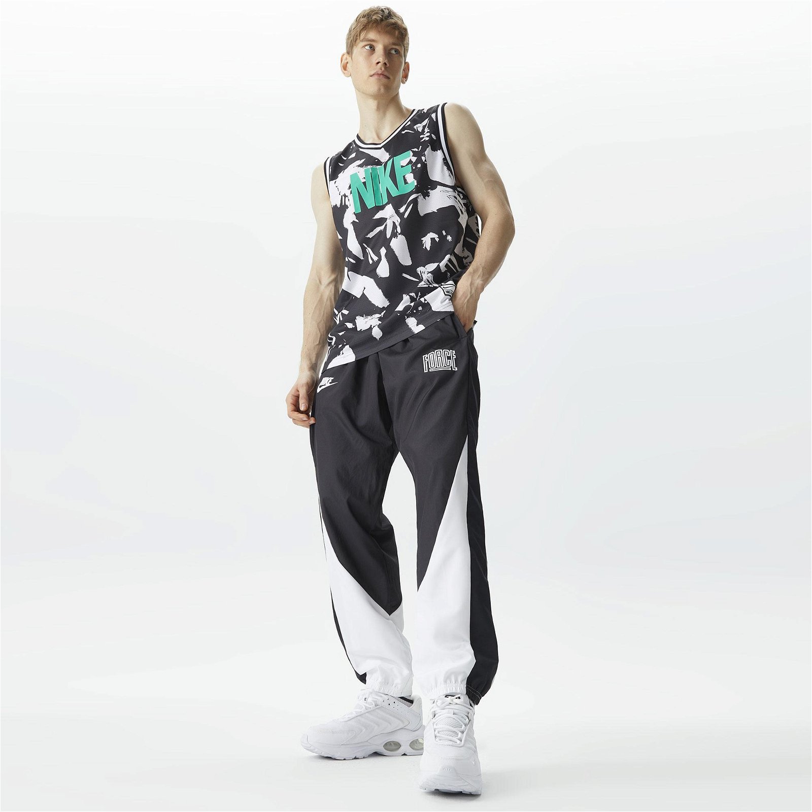 Nike Dri-Fit DNA Jersey All Over Print Erkek Siyah Kolsuz T-Shirt