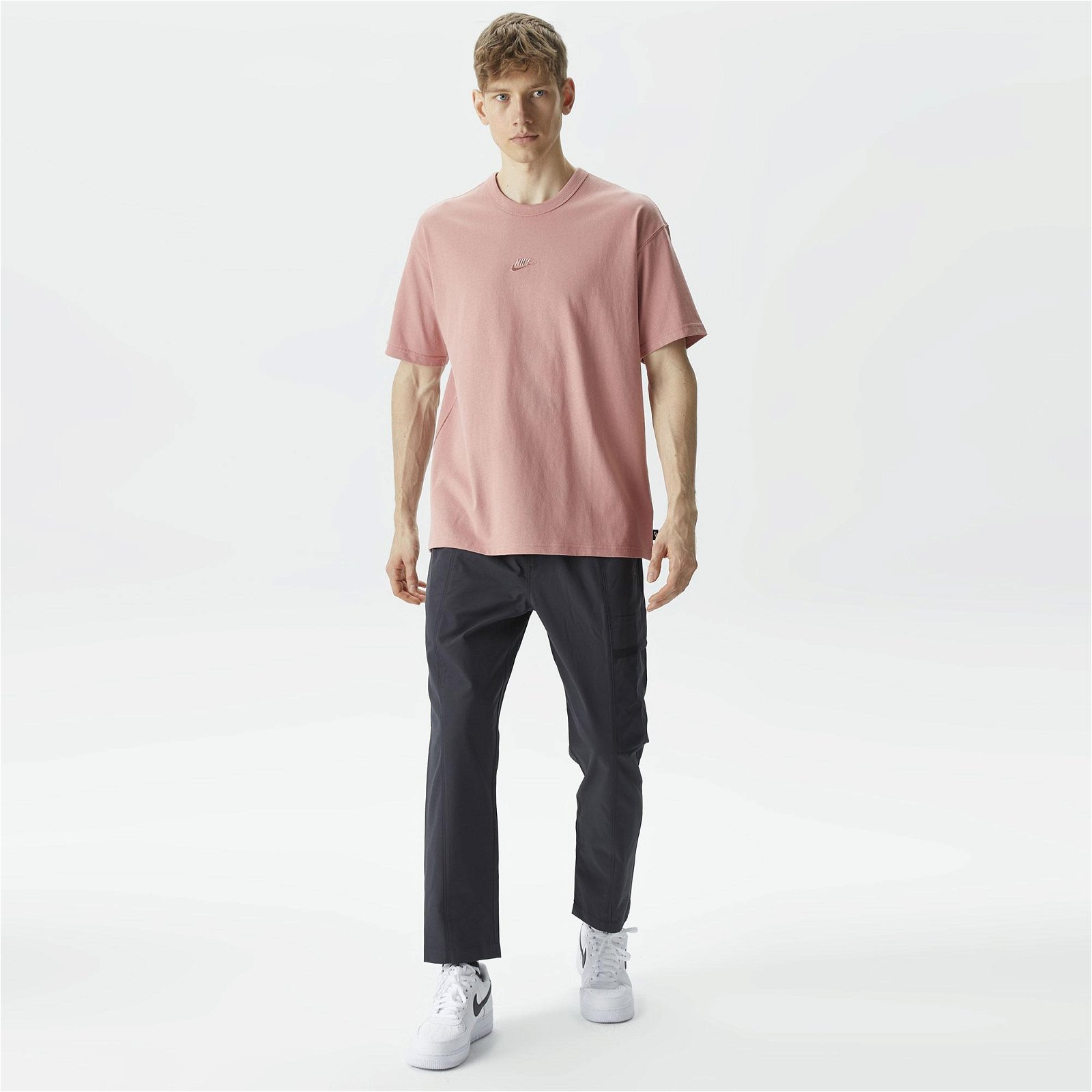 Nike Sportswear Premium Essentials Erkek Pembe T-Shirt