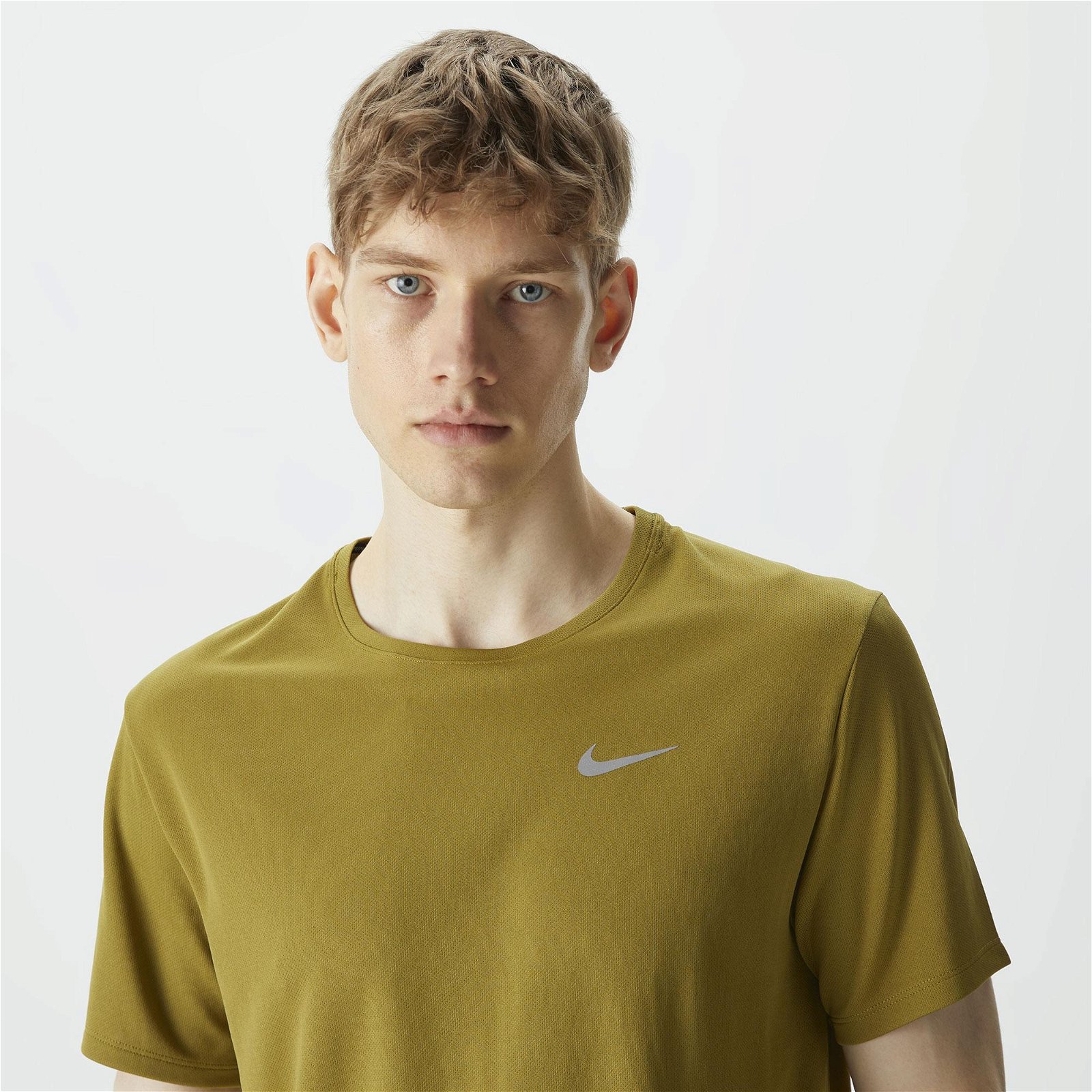 Nike Dri-Fit Miler Erkek Yeşil T-Shirt