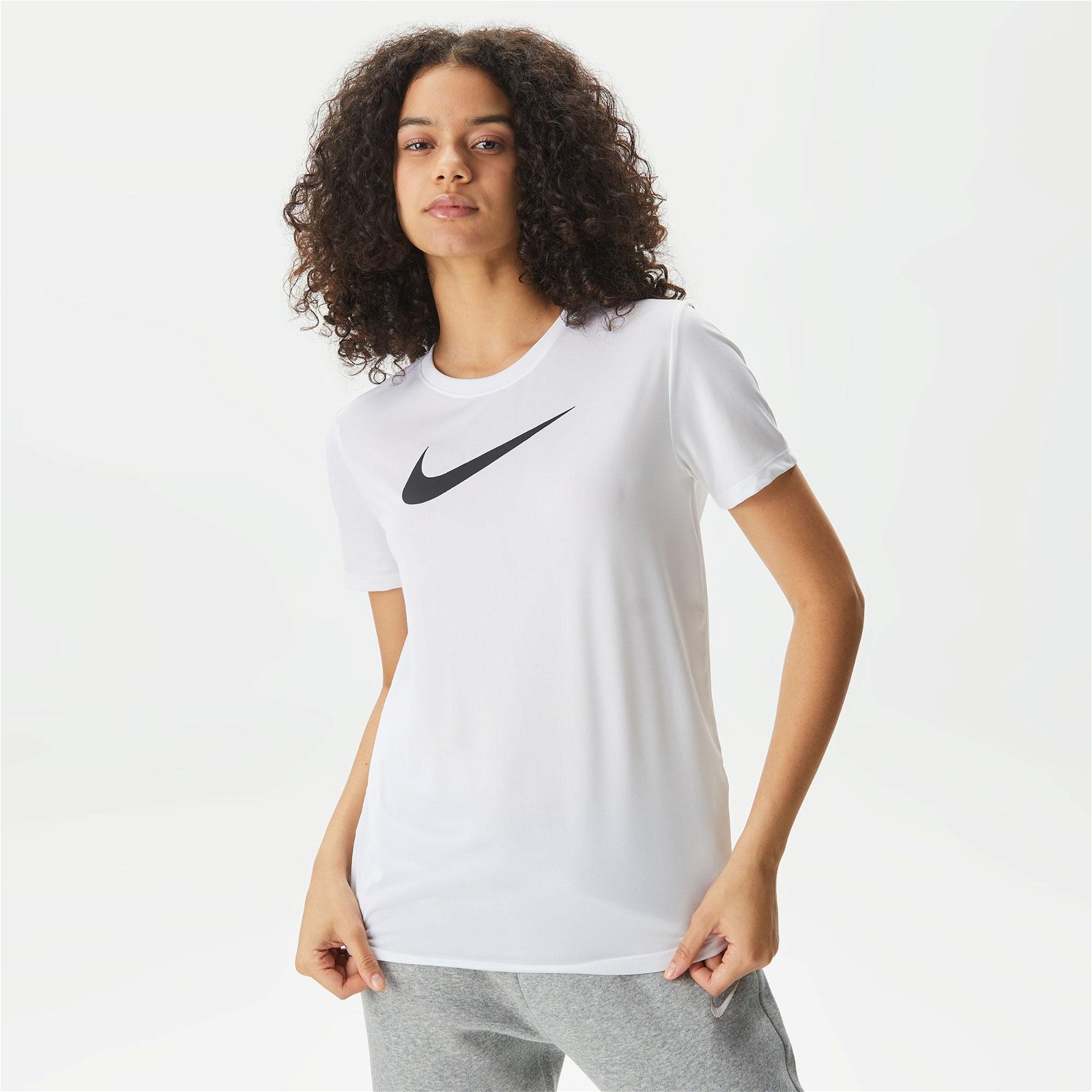 Nike Dri-Fit Graphic Kadın Beyaz  T-Shirt