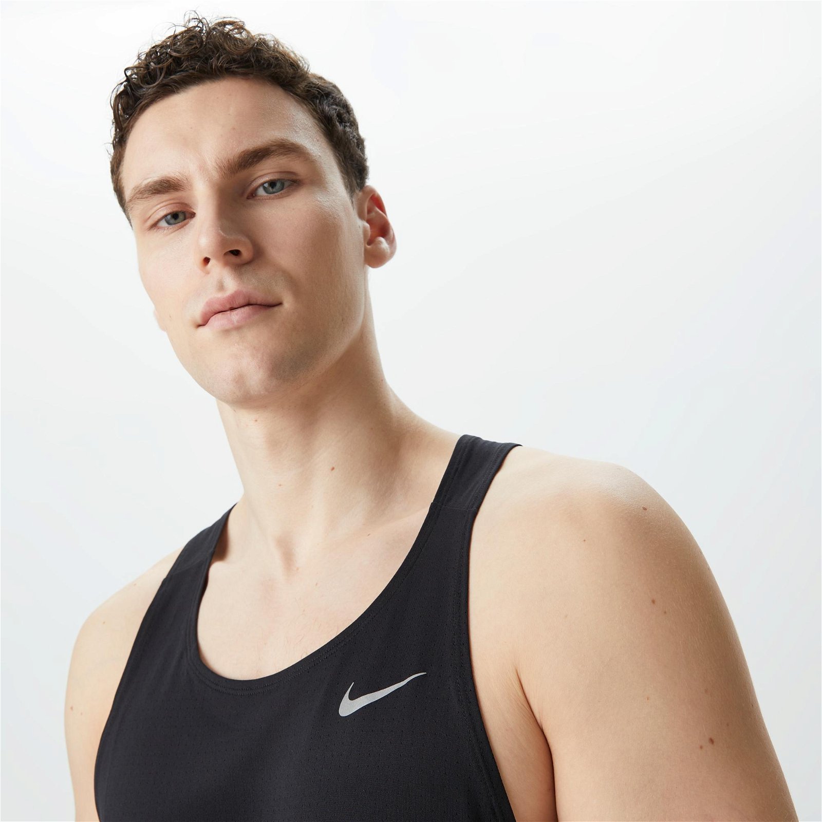 Nike Dri-Fit Fast Erkek Siyah Kolsuz T-Shirt