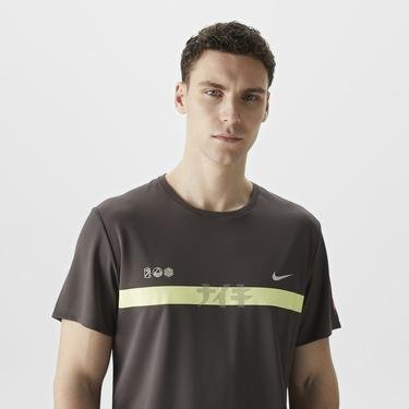  Nike Dri-Fit Miler Erkek Gri T-Shirt