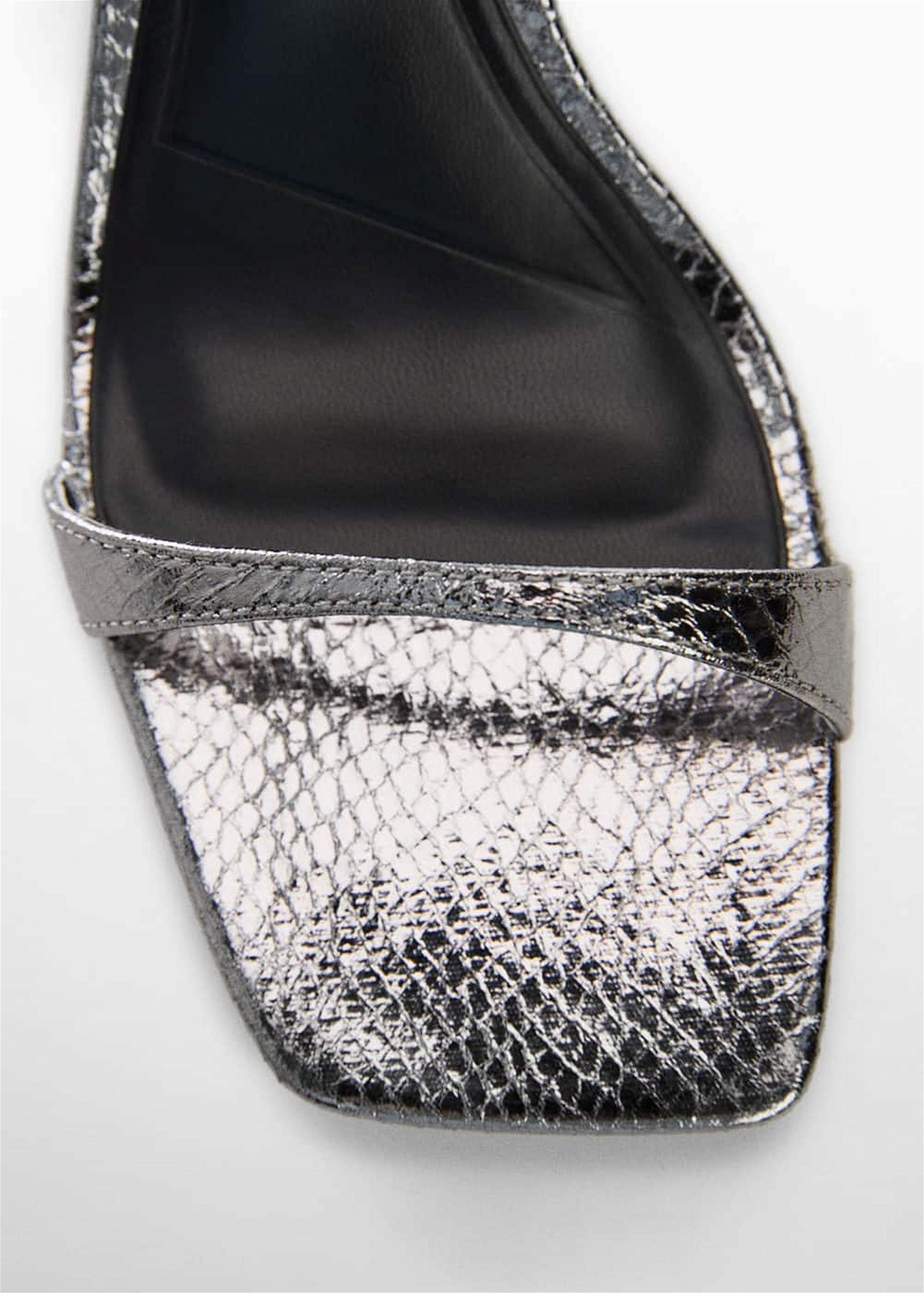 Mango Kadın Metalik Bantlı Sandalet Koyu Gümüş Rengi