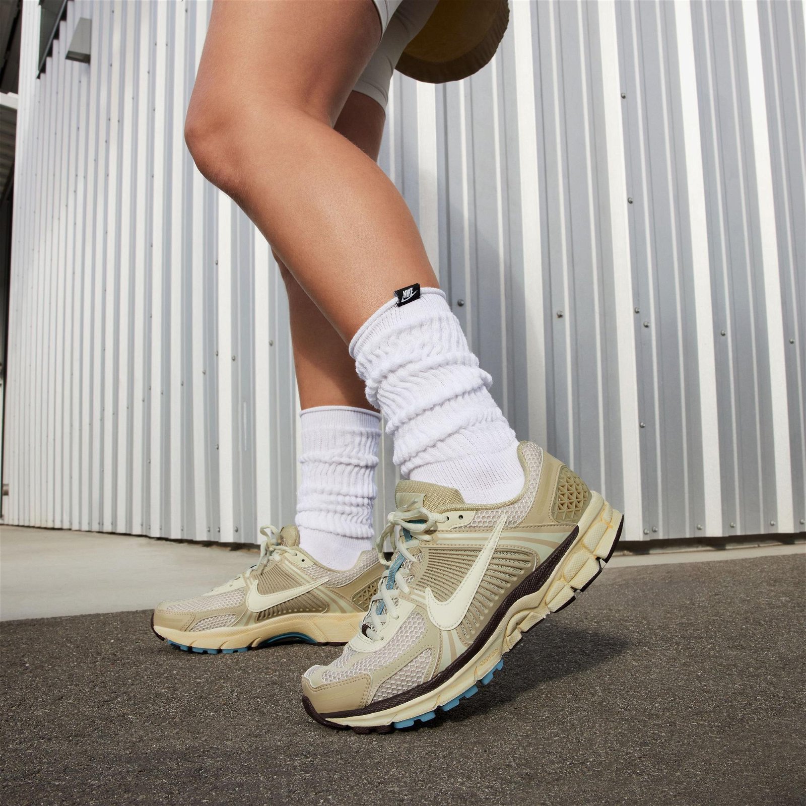 Nike Zoom Vomero 5 Kadın Krem Rengi Spor Ayakkabı