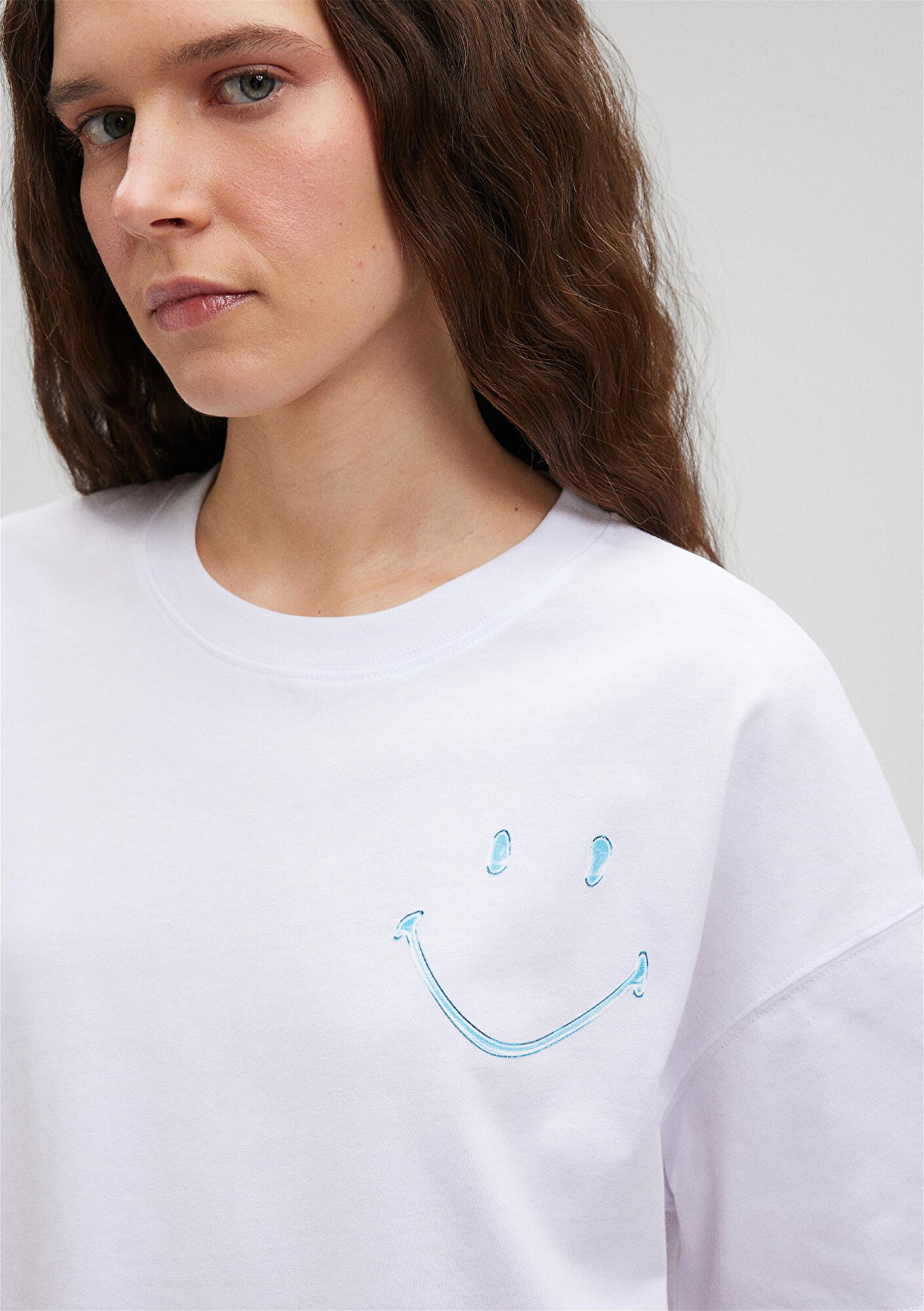 Mavi Smiley Originals Baskılı Beyaz Tişört Loose Fit / Bol Rahat Kesim 1612431-620