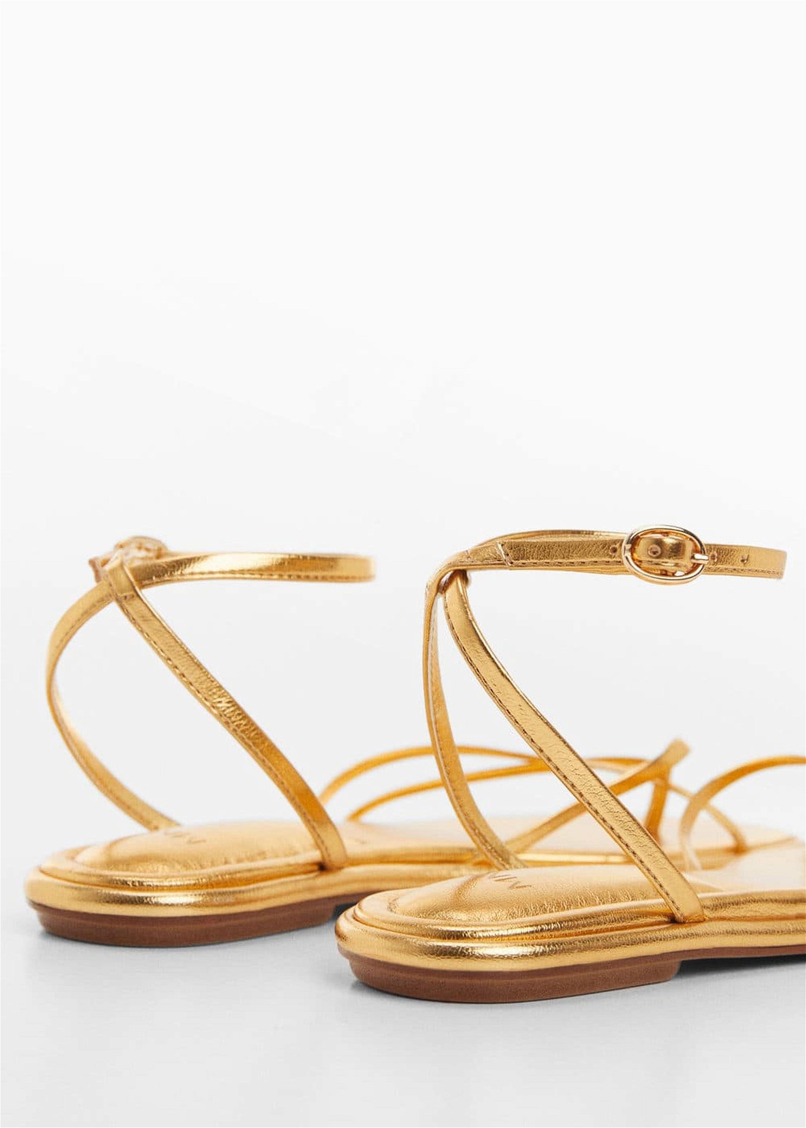 Mango Kadın Metalik Bantlı Sandalet Altın Sarısı
