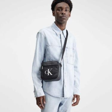  Calvin Klein Jeans Monogram Soft Erkek Siyah Omuz Çantası