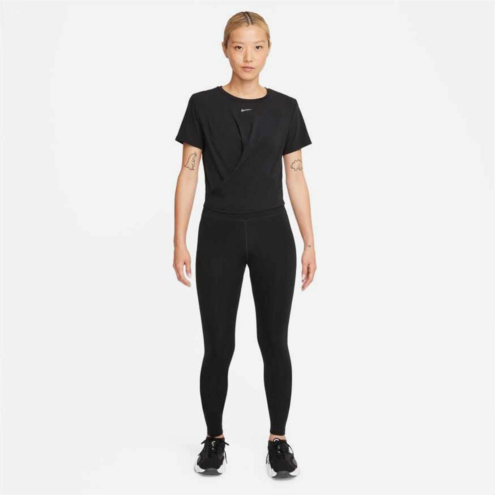 Nike One Luxe Dri-FIT Kadın Siyah T-Shirt