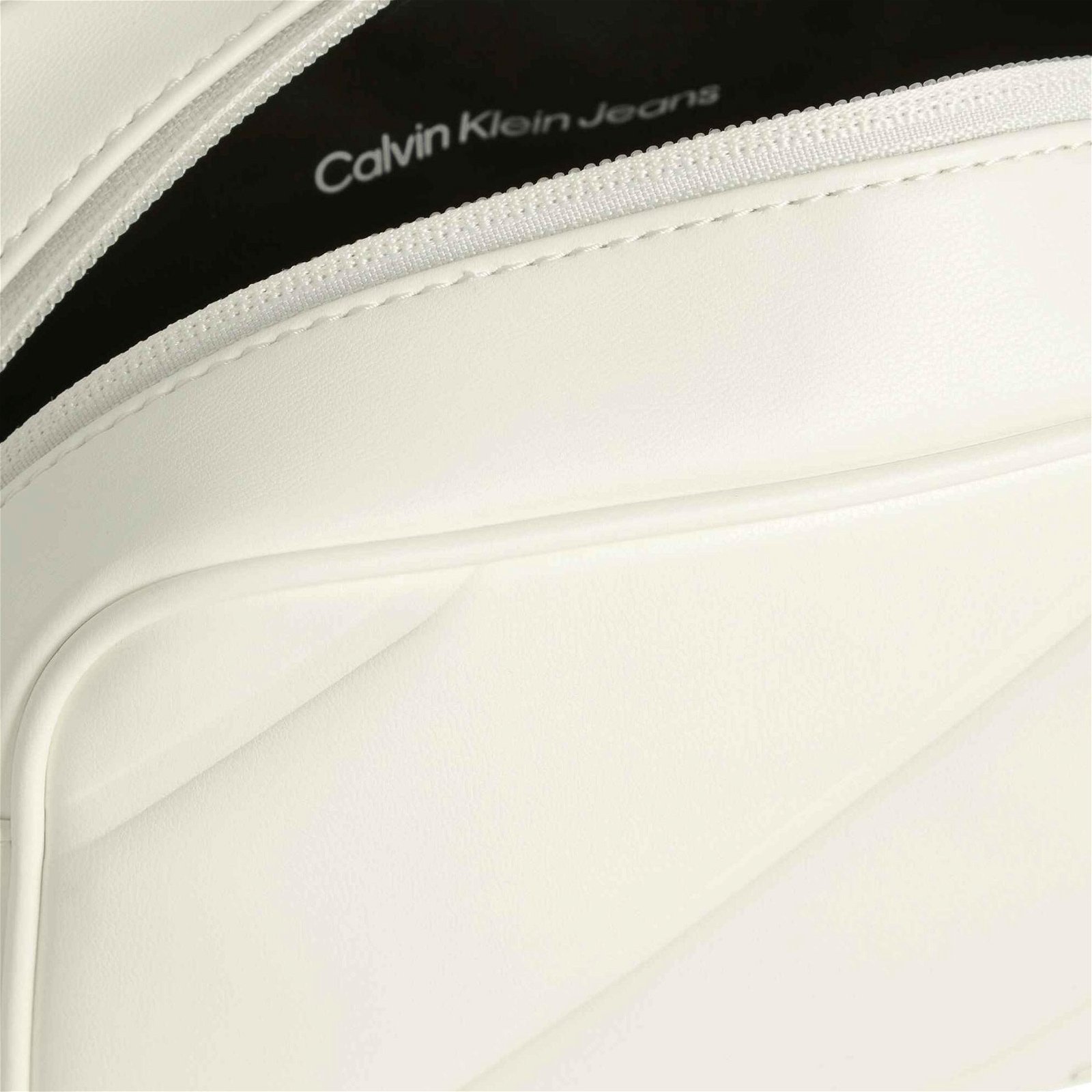 Calvin Klein Jeans Quilted Kadın Beyaz Omuz Çantası