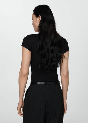  Mango Kadın Drape Yakalı Tişört Siyah