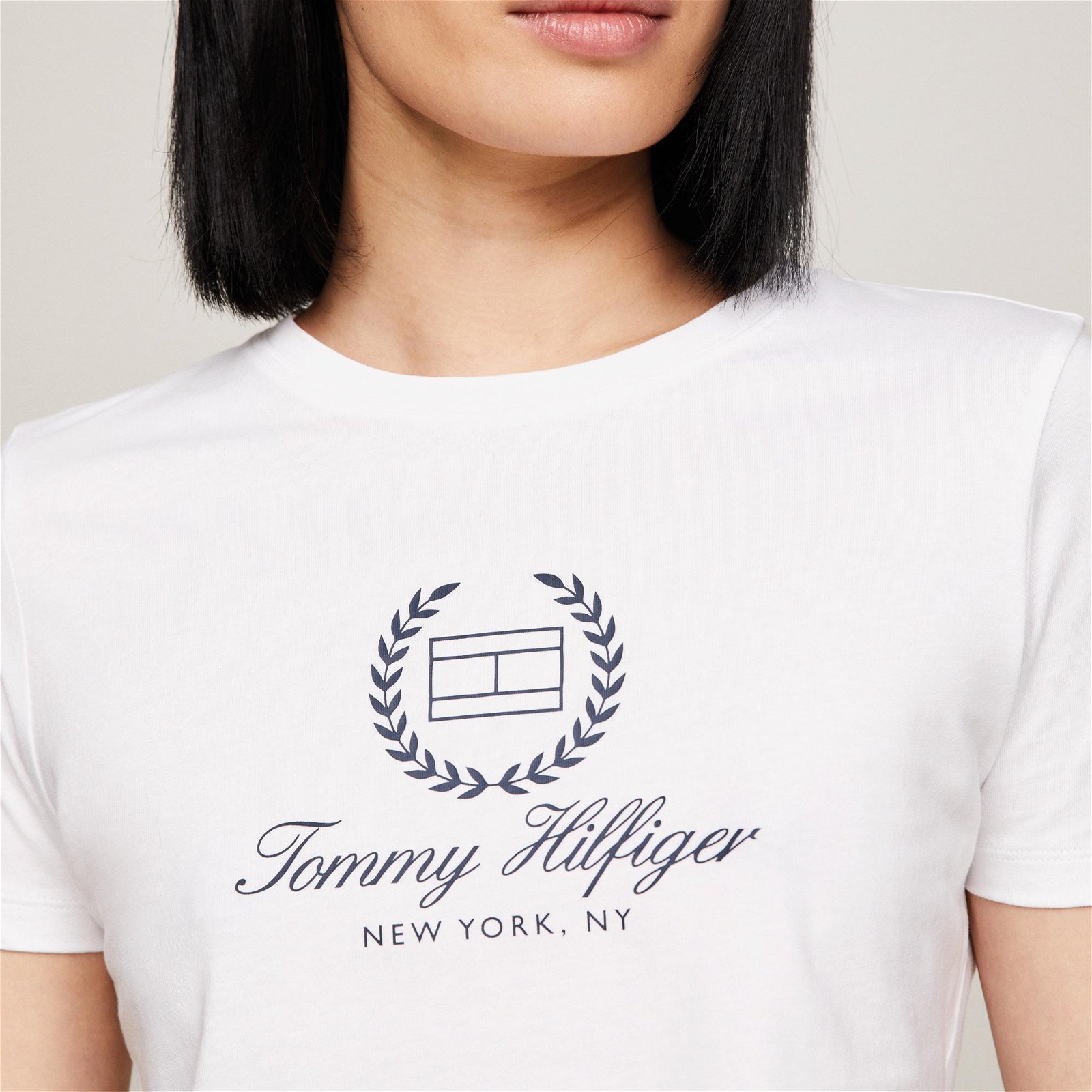 Tommy Hilfiger Slim Flagript Kadın Beyaz T-Shirt