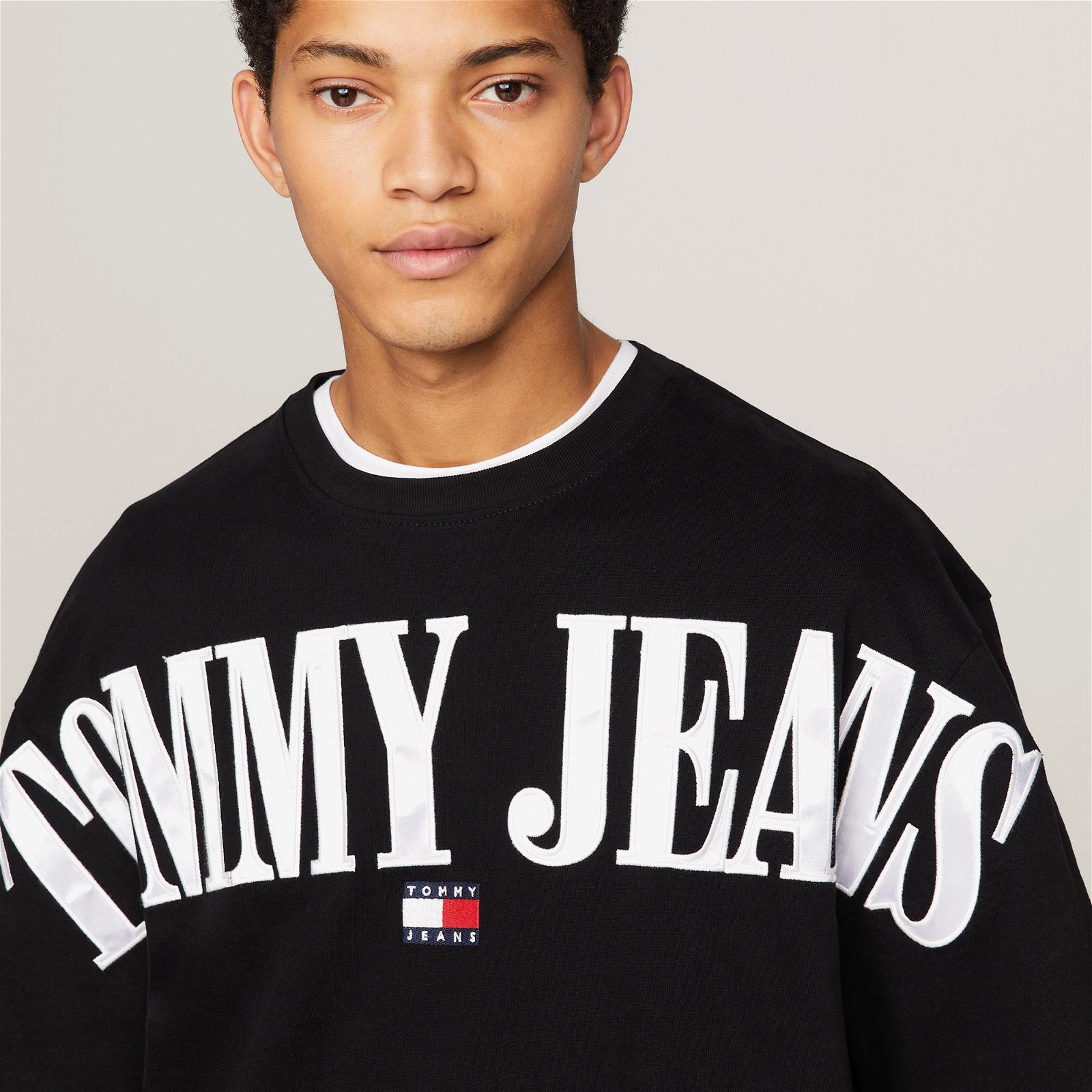 Tommy Jeans Badge Erkek Siyah T-Shirt