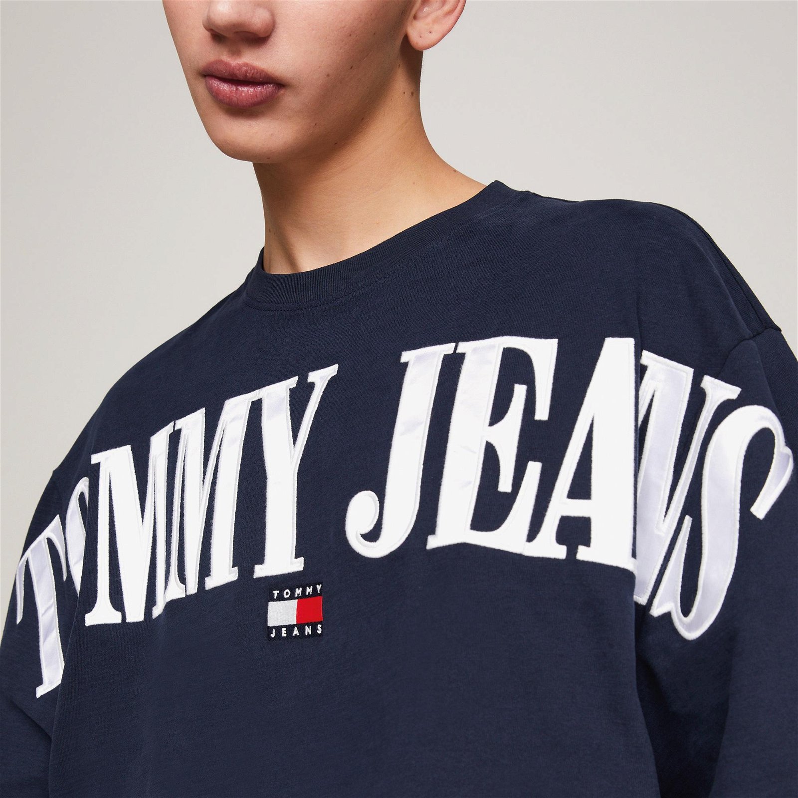 Tommy Jeans Badge Erkek Mavi T-Shirt