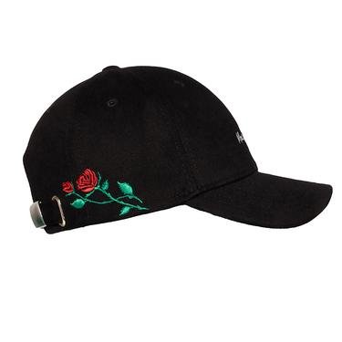  Maison Sacrée La Rose Du Jardin Siyah Şapka