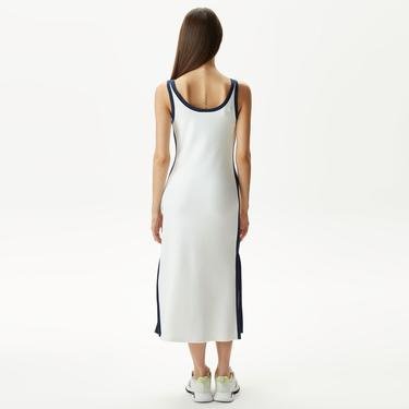  Dámské šaty Lacoste rovného střihu v bílé barvě