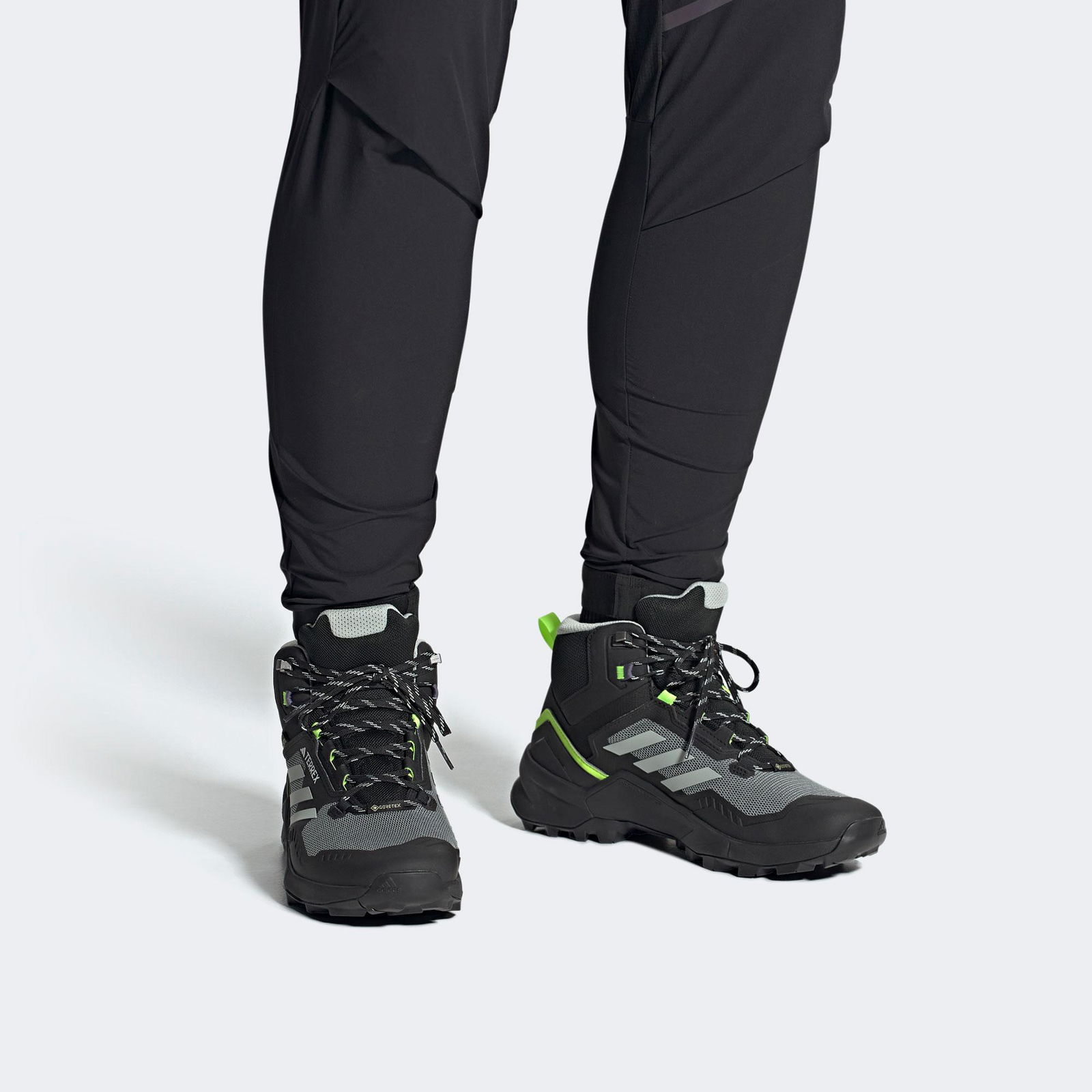 Adidas Terrex Swift R3 Mid Gore-Tex  Erkek Siyah Outdoor Bot