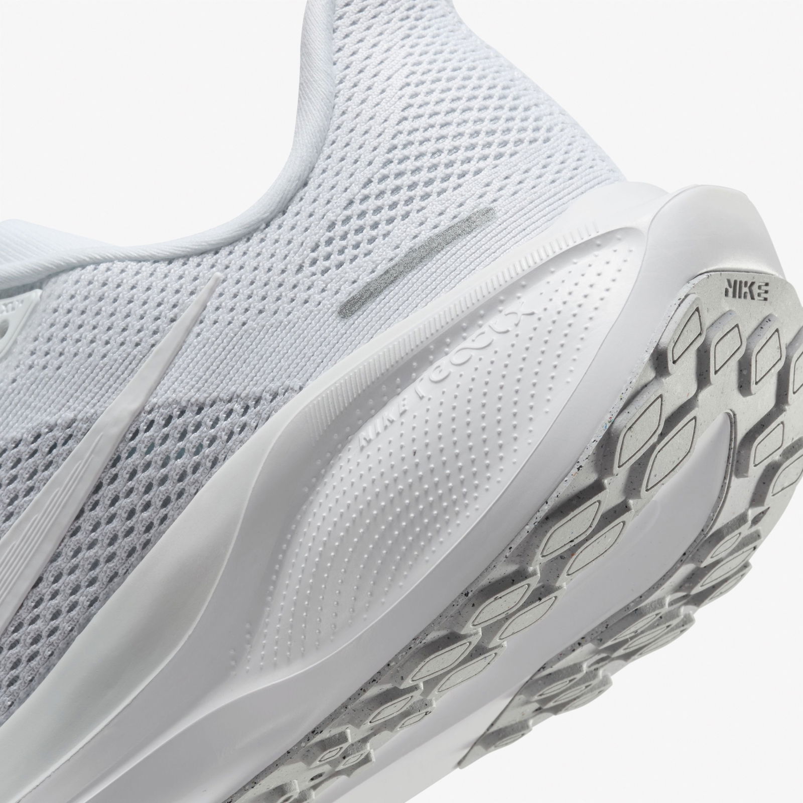 Nike Pegasus 41 Kadın Beyaz Spor Ayakkabı