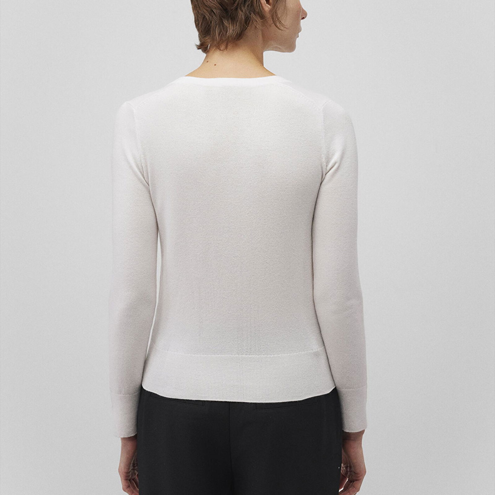 Mavi V Yaka Beyaz Kazak Slim Fit / Dar Kesim 1710509-70057