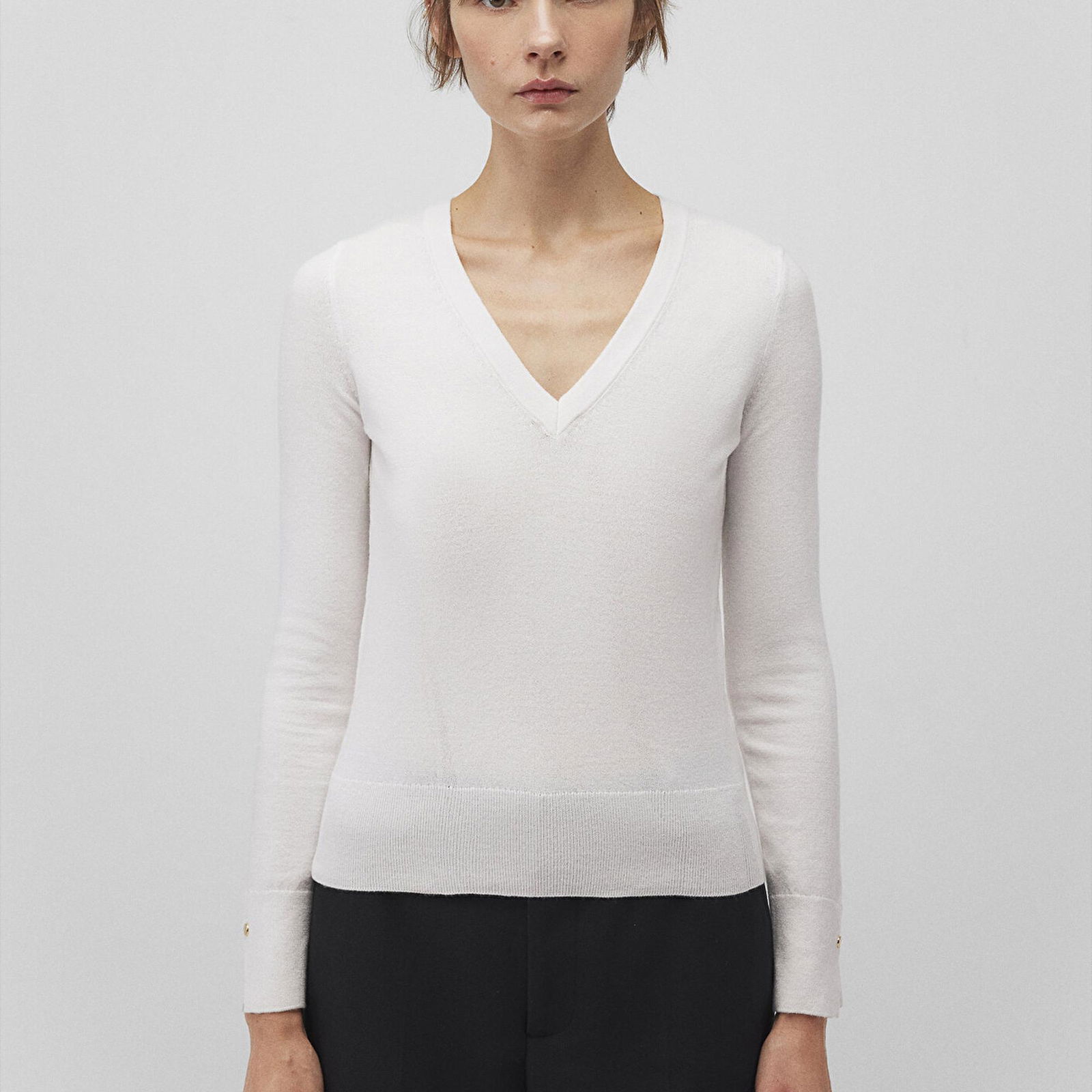 Mavi V Yaka Beyaz Kazak Slim Fit / Dar Kesim 1710509-70057