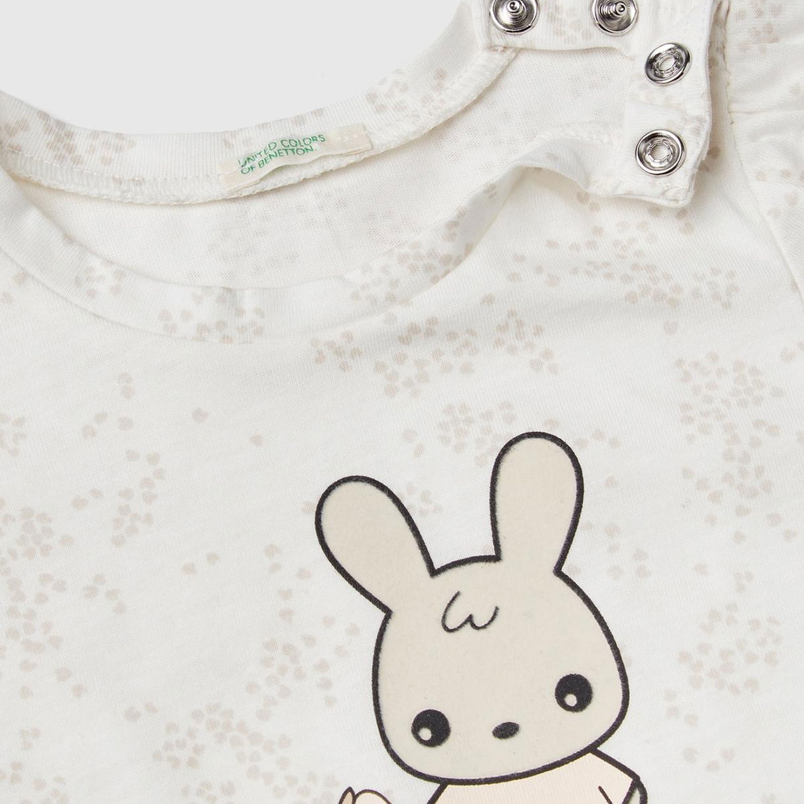 Bebek Ekru Tamamı Desenli Önü Karakter Baskılı Düğmeli Fırfırlı T-Shirt