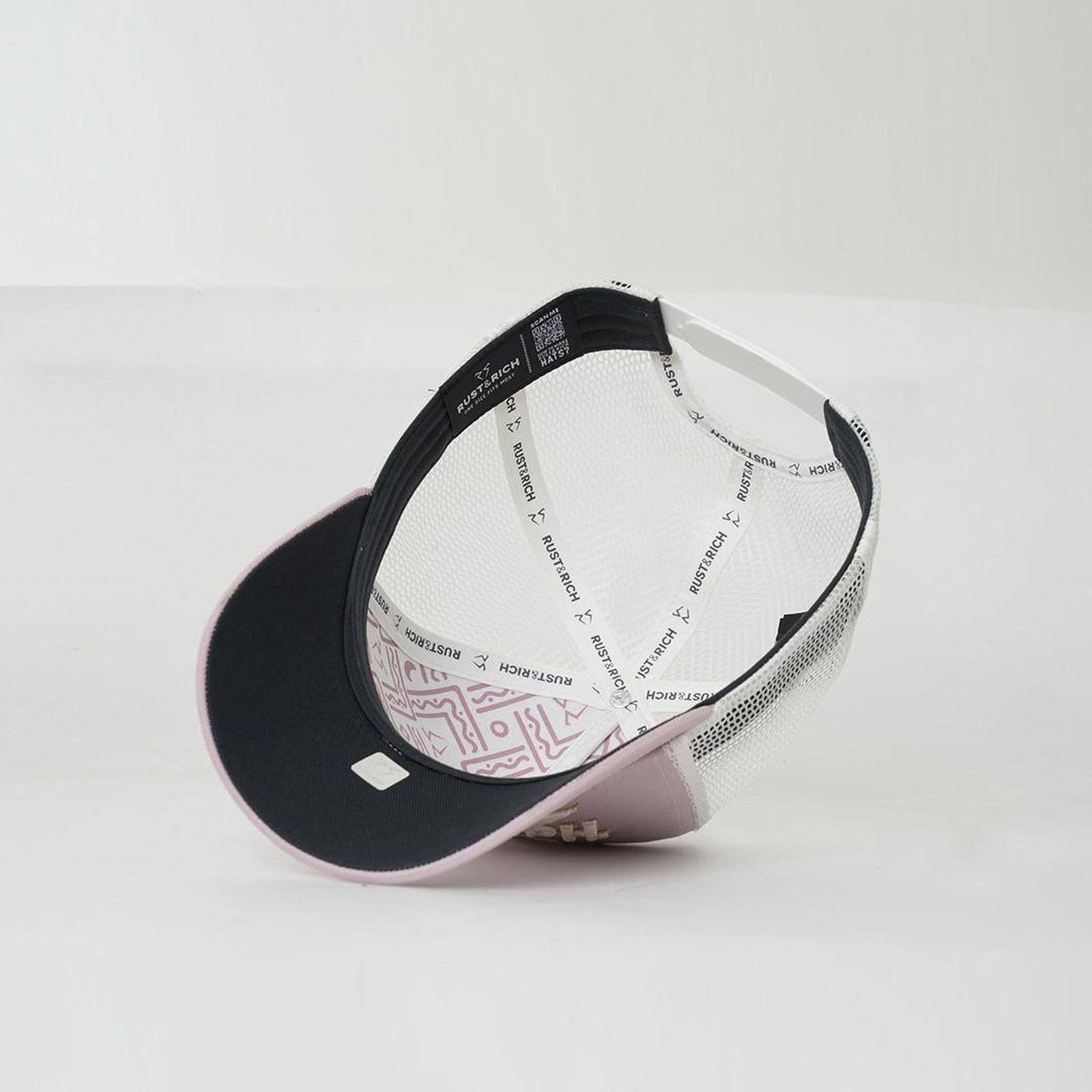RustandRich Kadın Erkek Pudra Trucker Şapka-Hard Collection-Hard Love